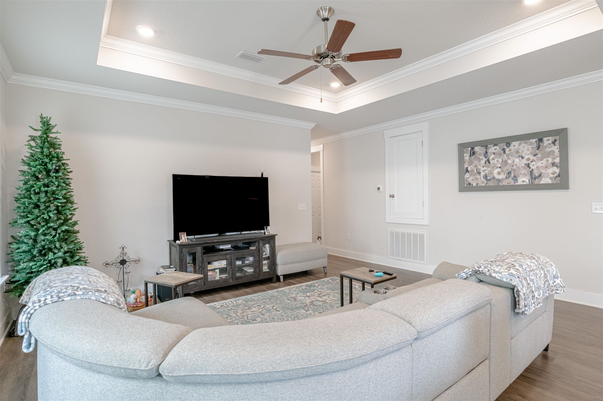 8825 Airway Dr