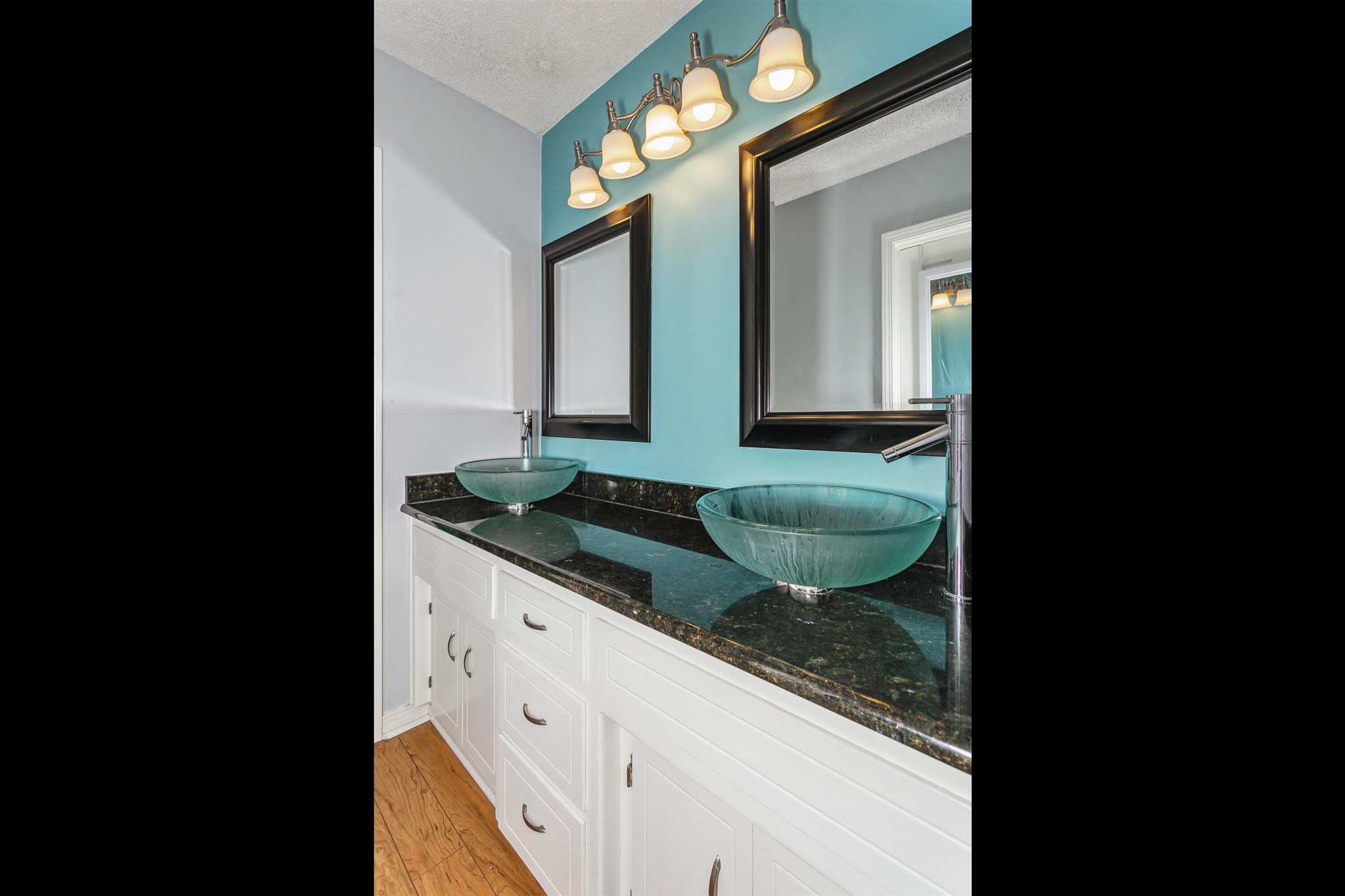 3996 Durango Dr