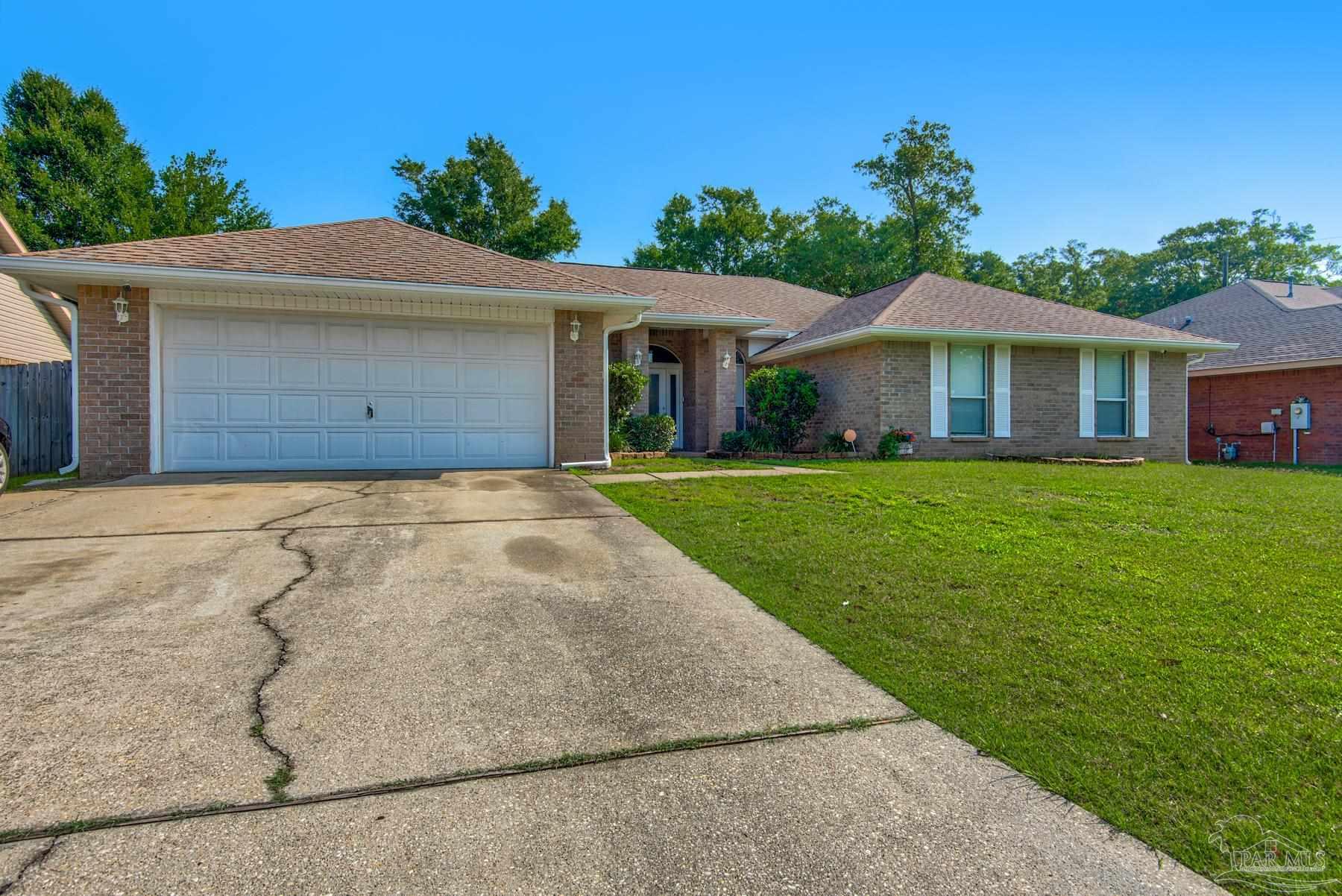 2045 Larkspur Cir