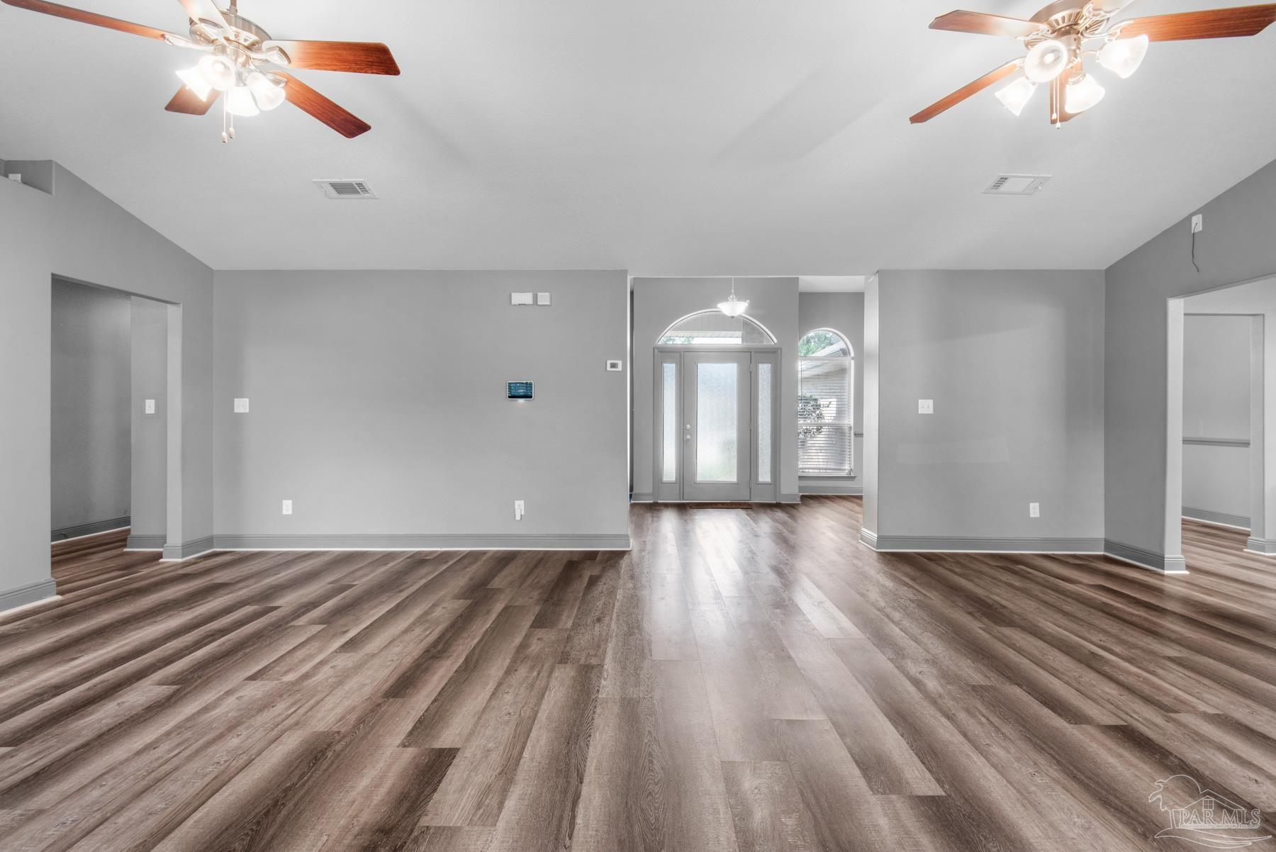 2045 Larkspur Cir