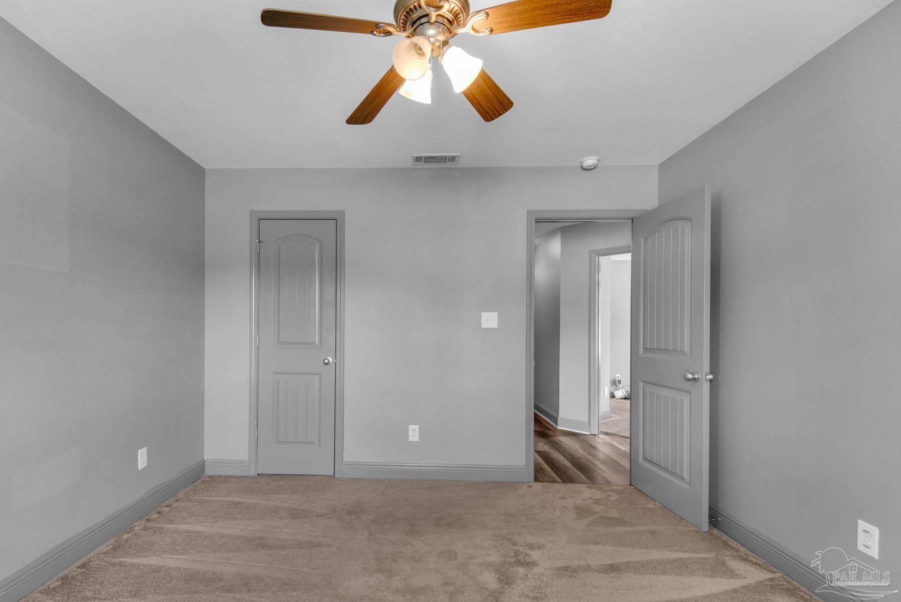2045 Larkspur Cir