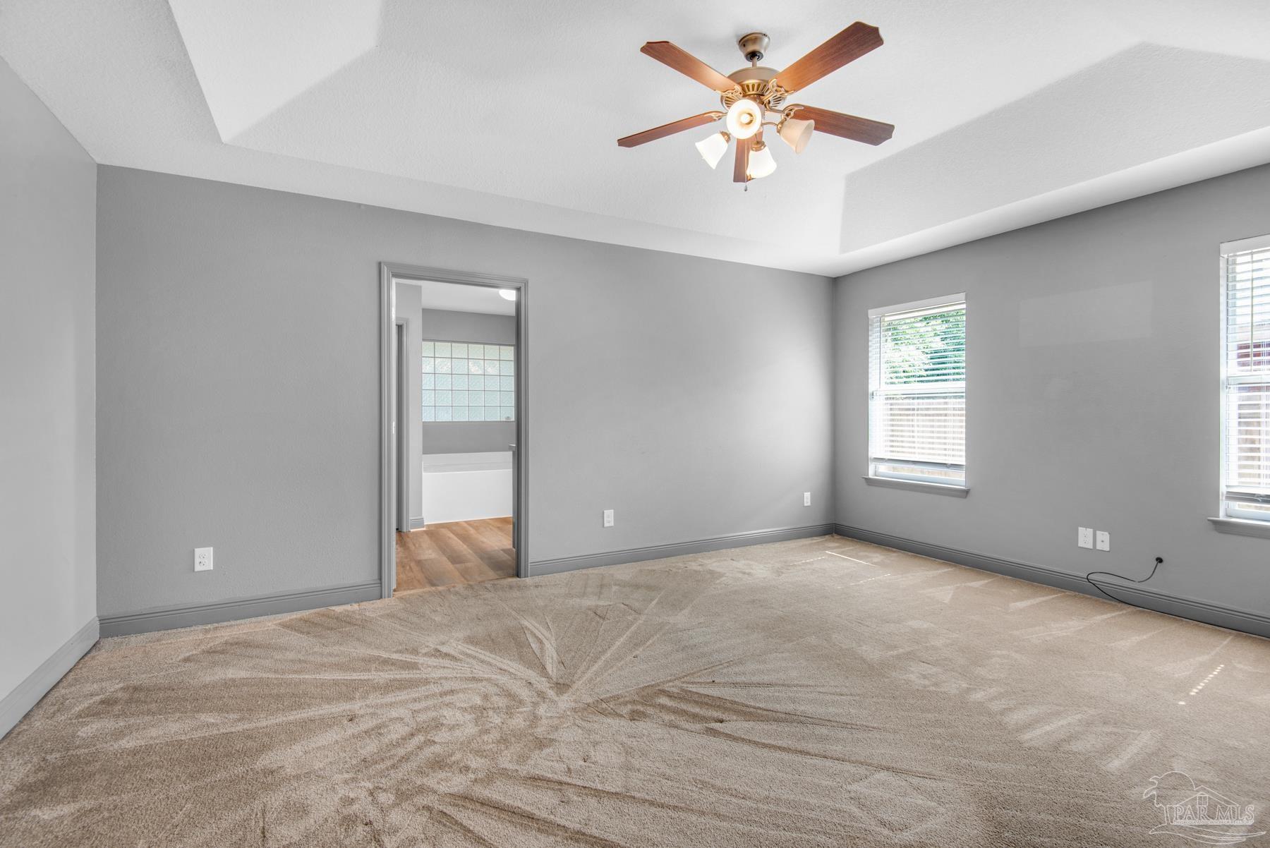 2045 Larkspur Cir