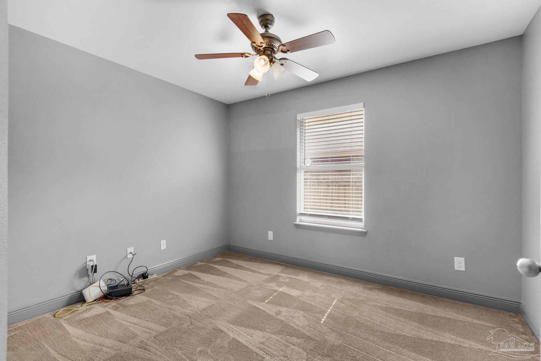 2045 Larkspur Cir