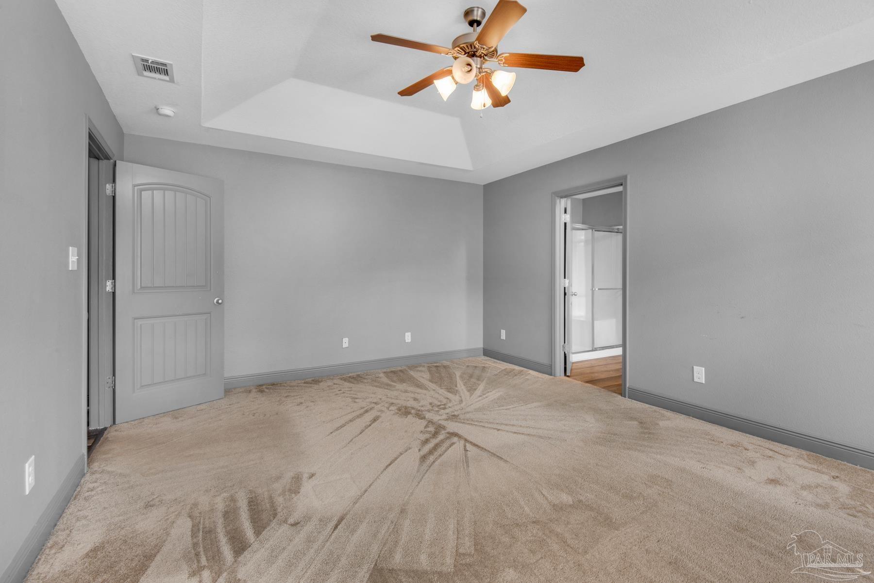 2045 Larkspur Cir