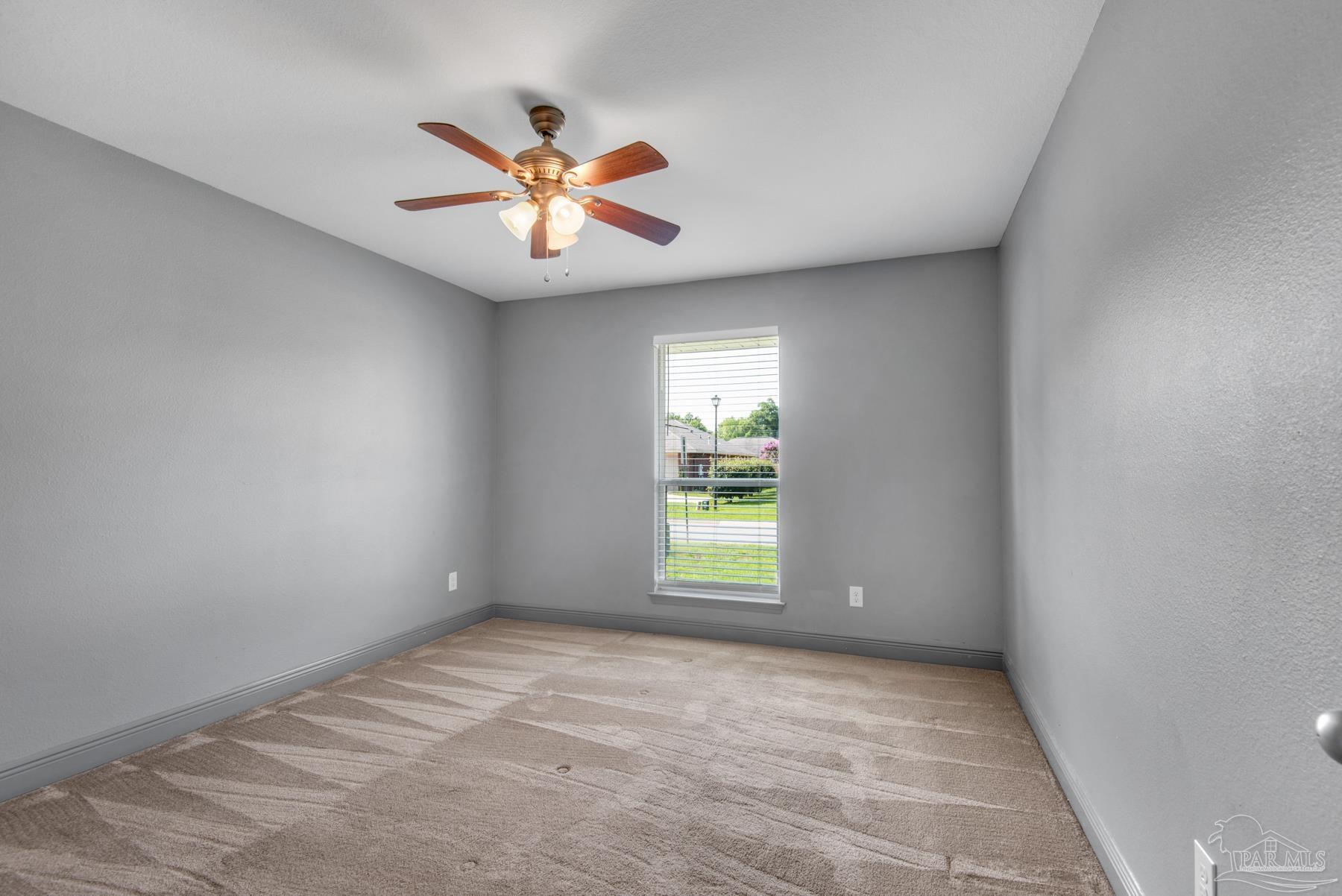 2045 Larkspur Cir