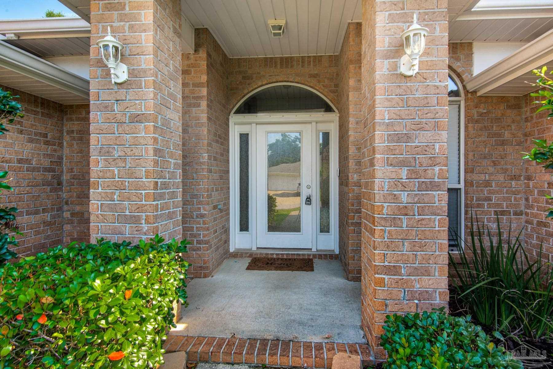 2045 Larkspur Cir