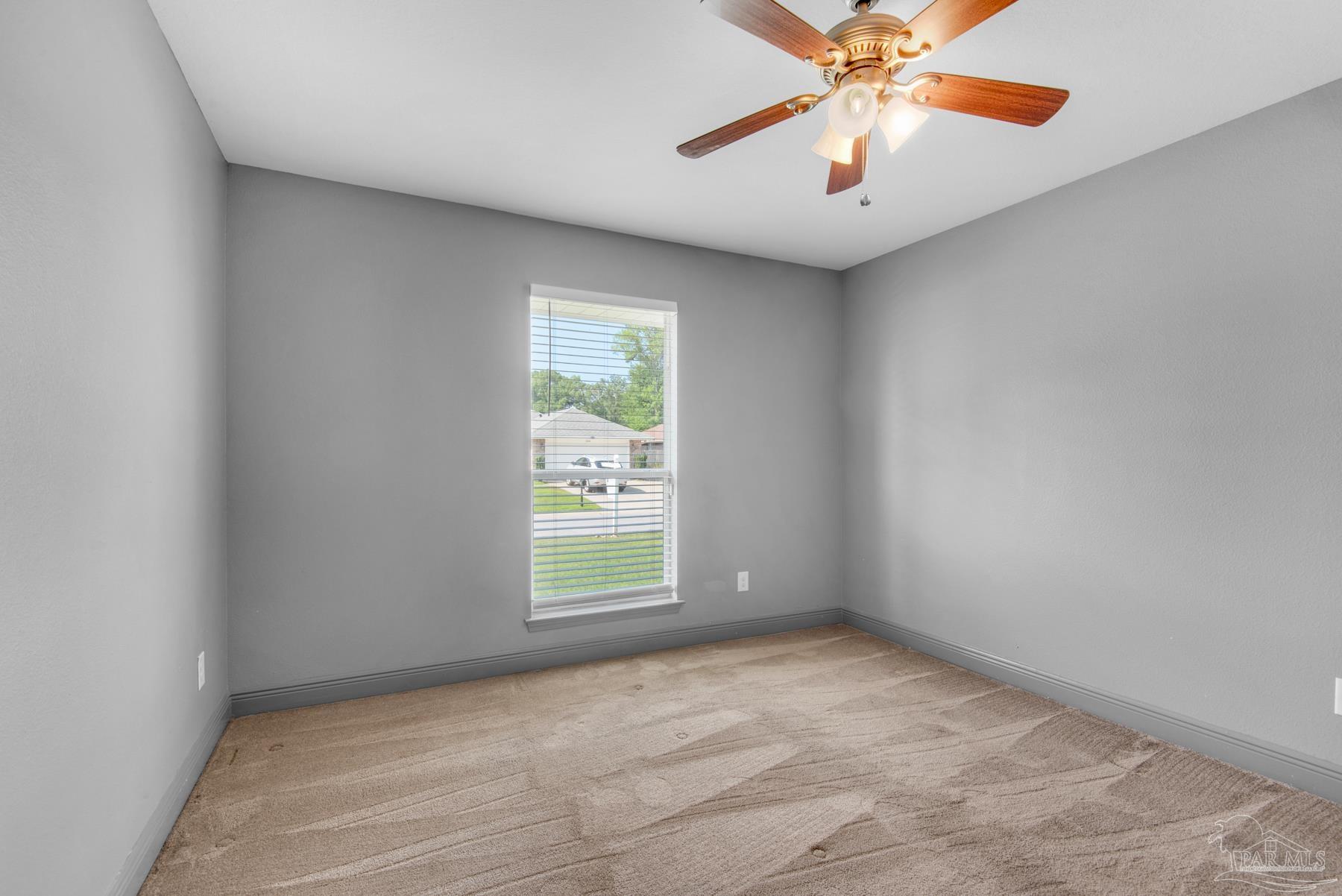 2045 Larkspur Cir