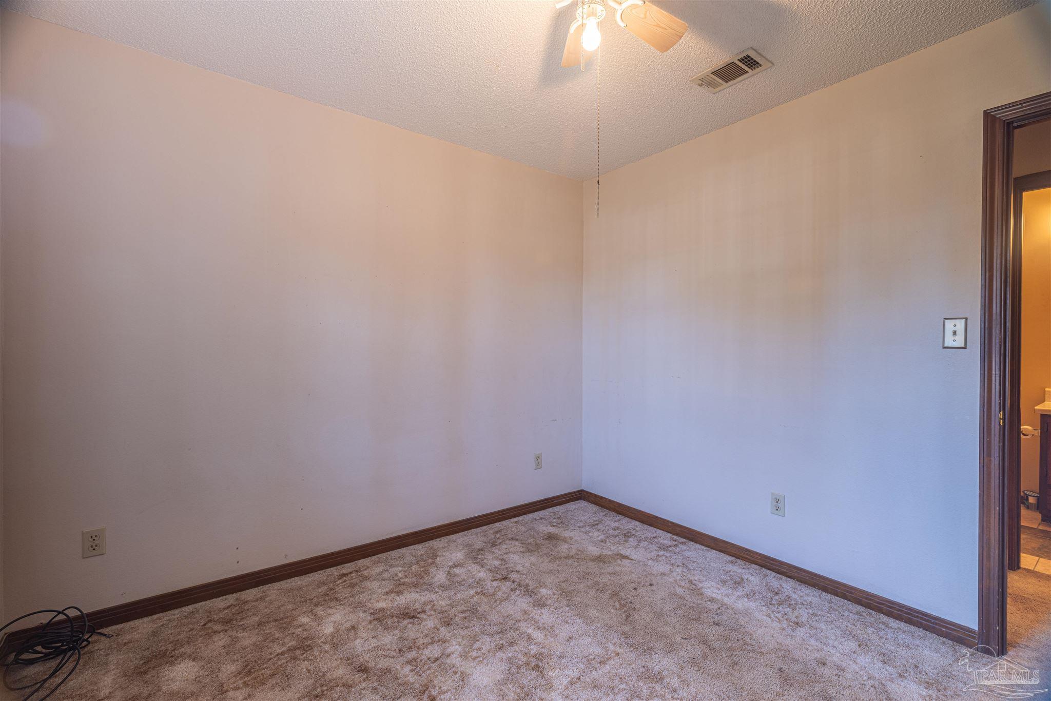 2842 Godwin Ln