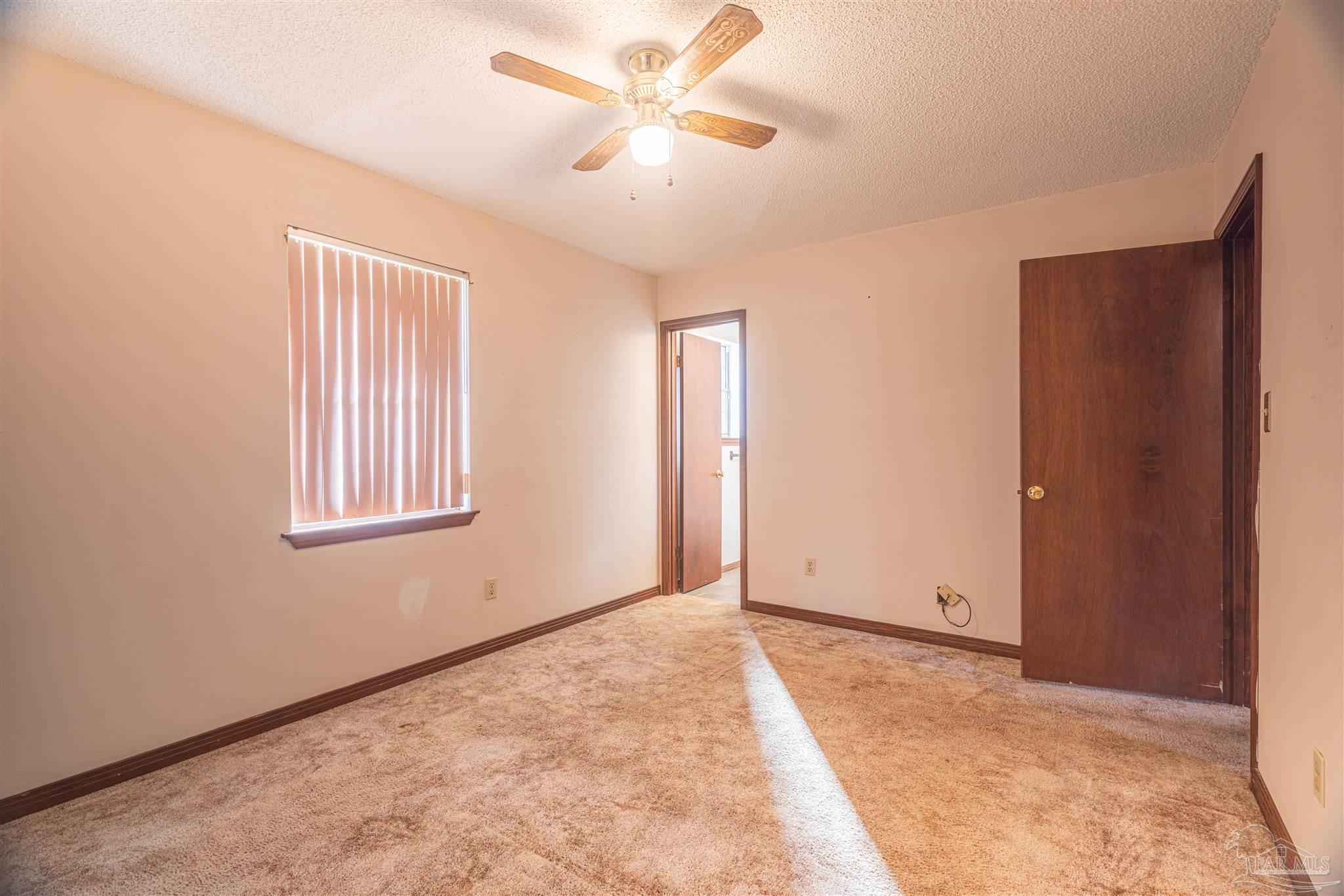 2842 Godwin Ln