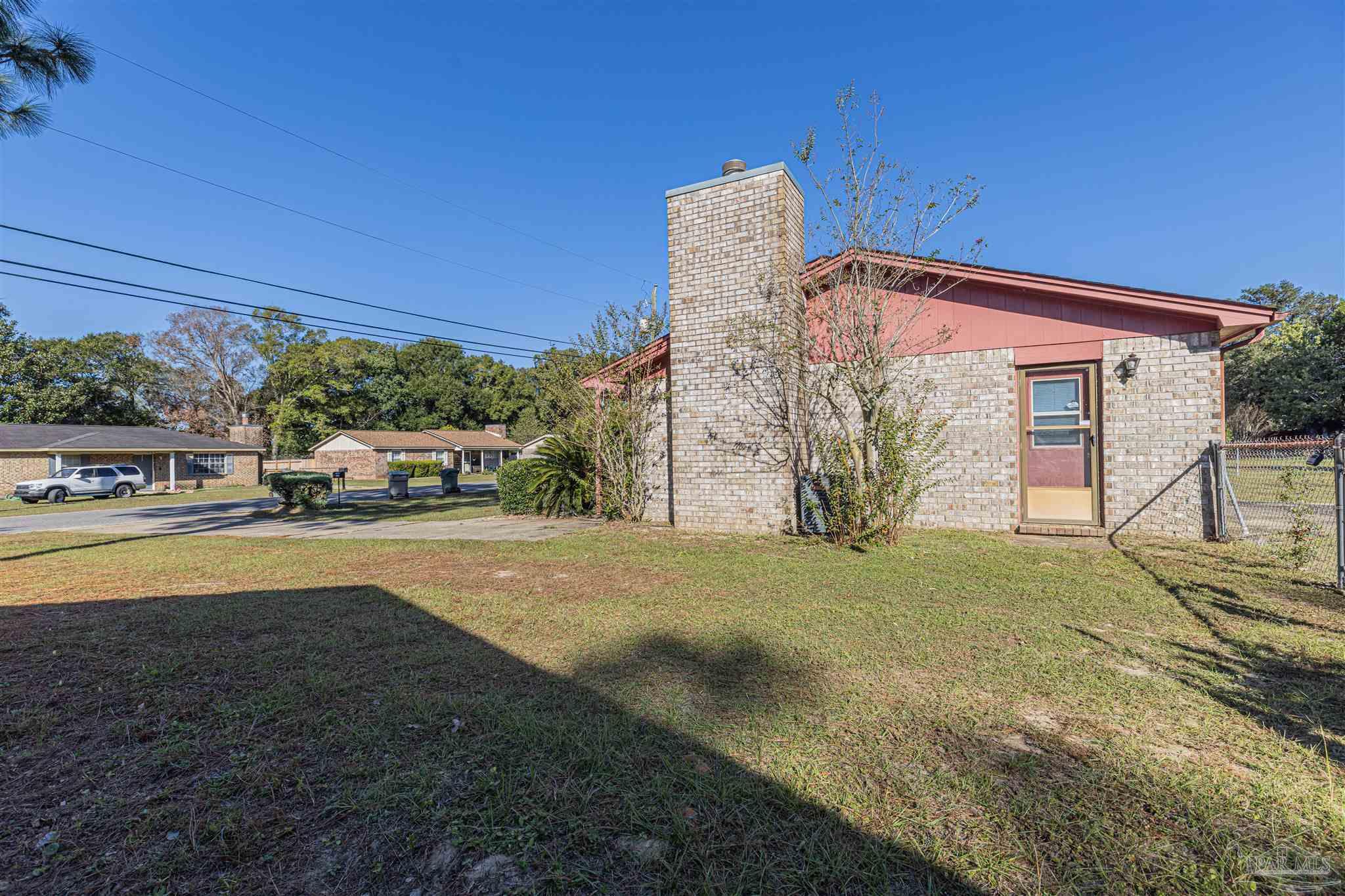 2842 Godwin Ln