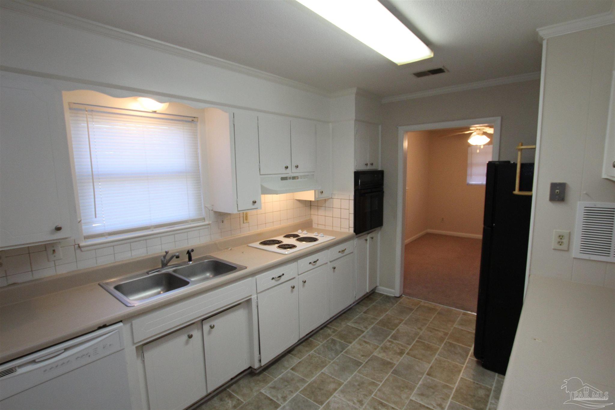 5595 San Gabriel Dr