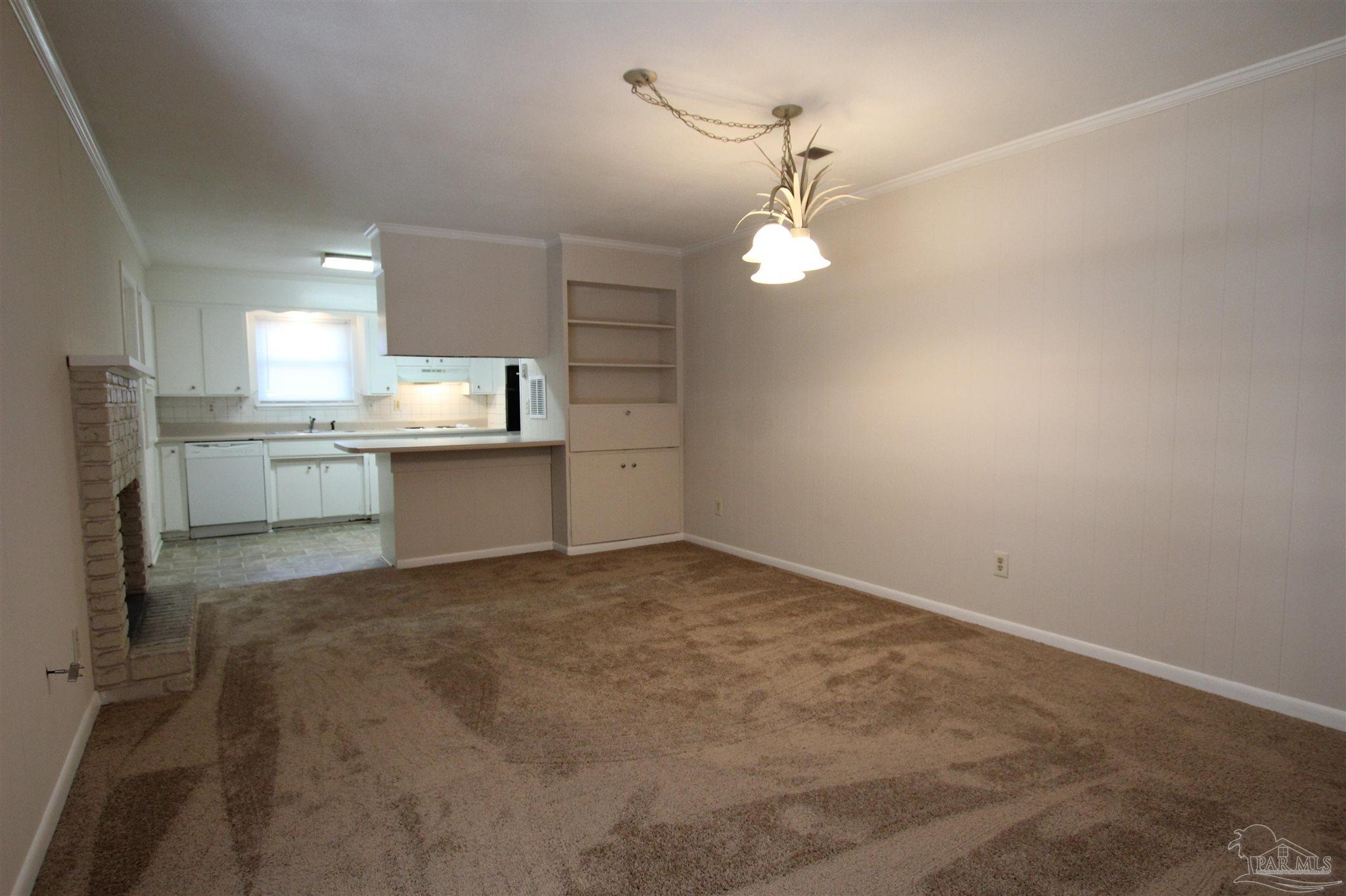 5595 San Gabriel Dr