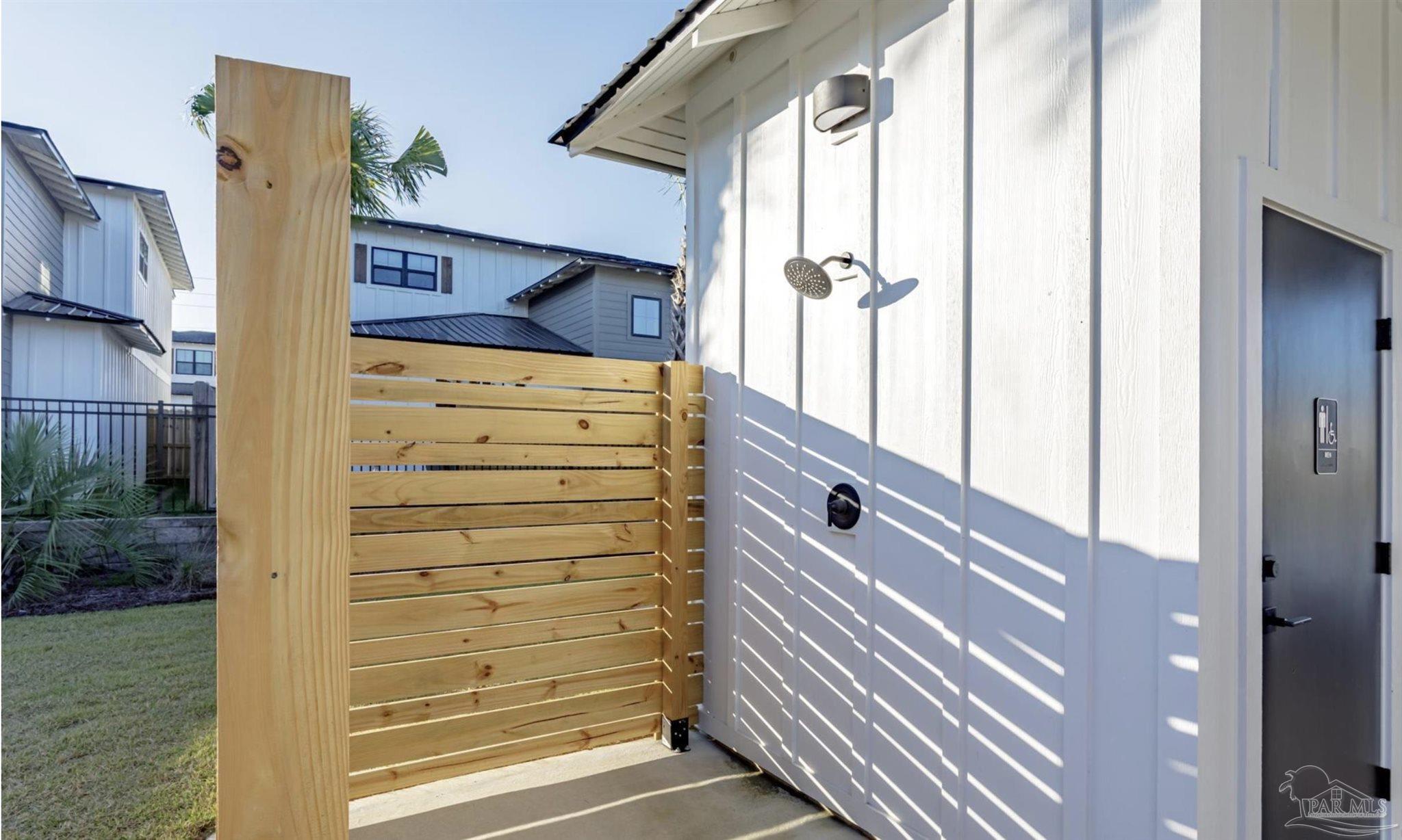 5622 Pelican Pl