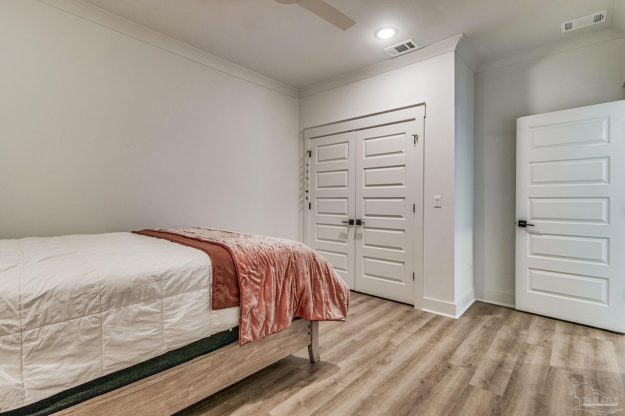 5622 Pelican Pl