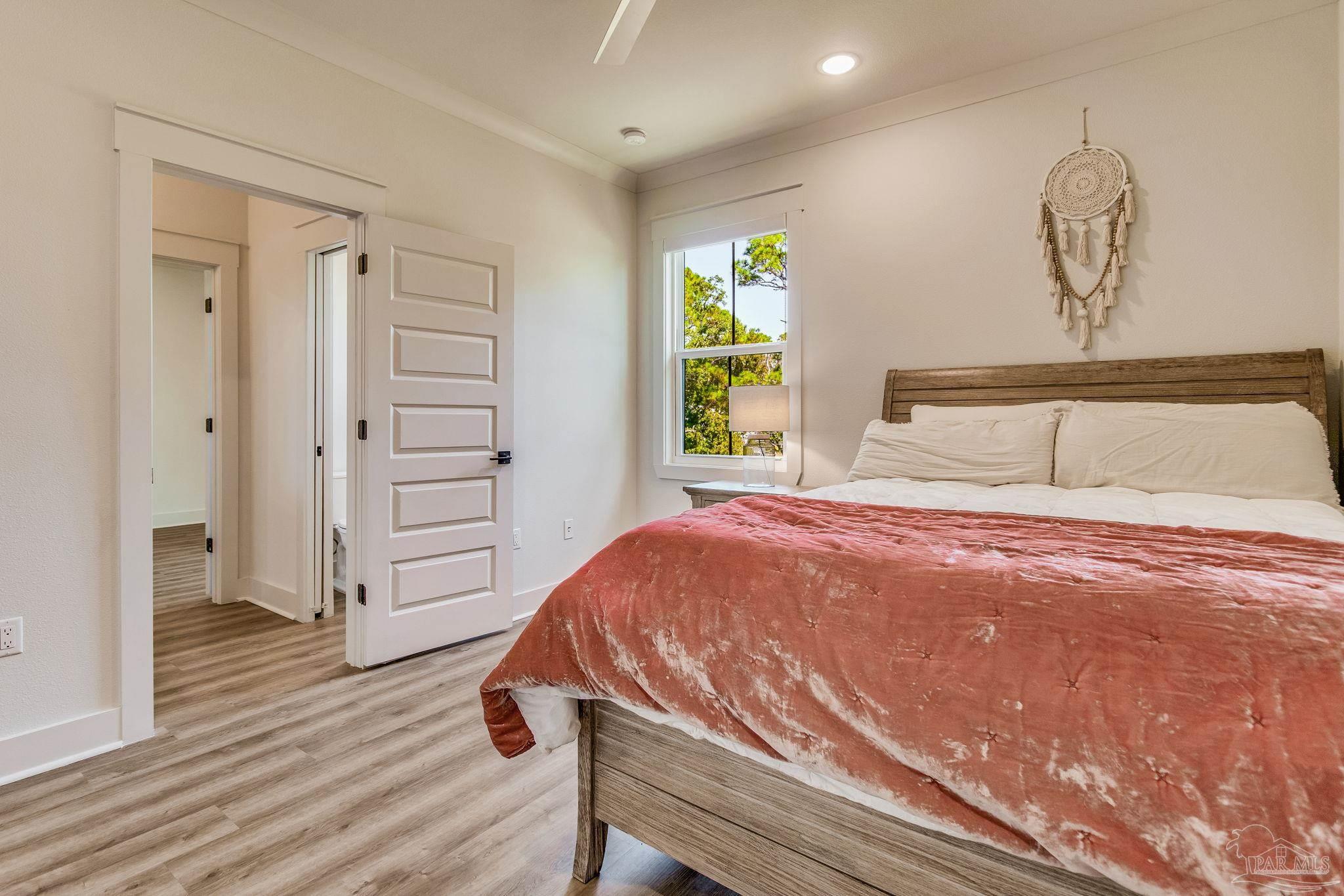 5622 Pelican Pl