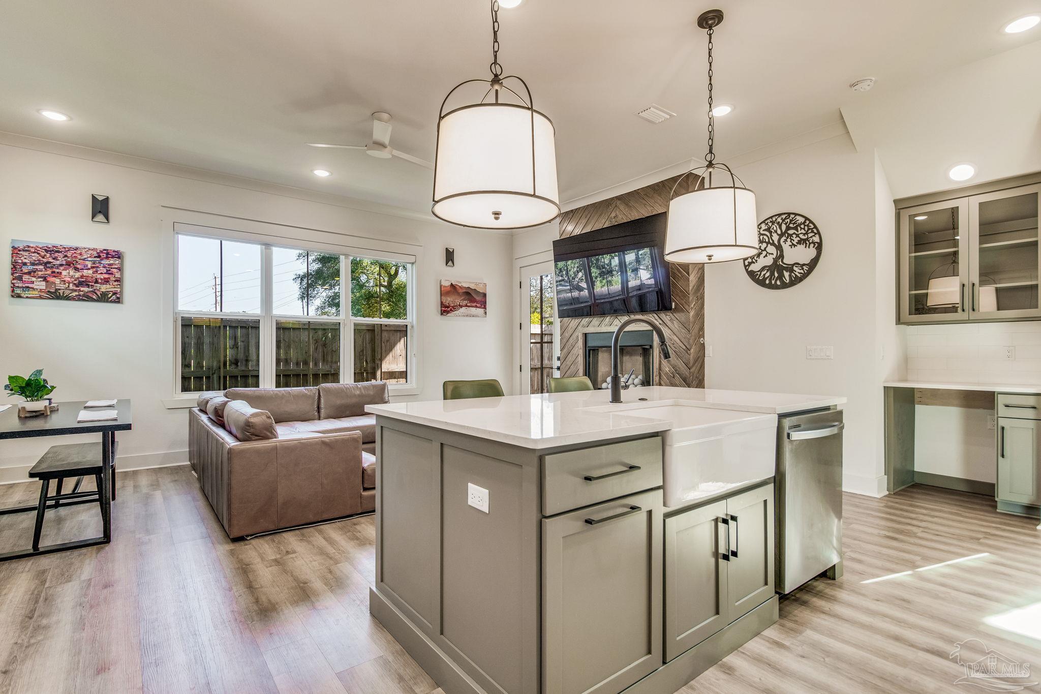 5622 Pelican Pl
