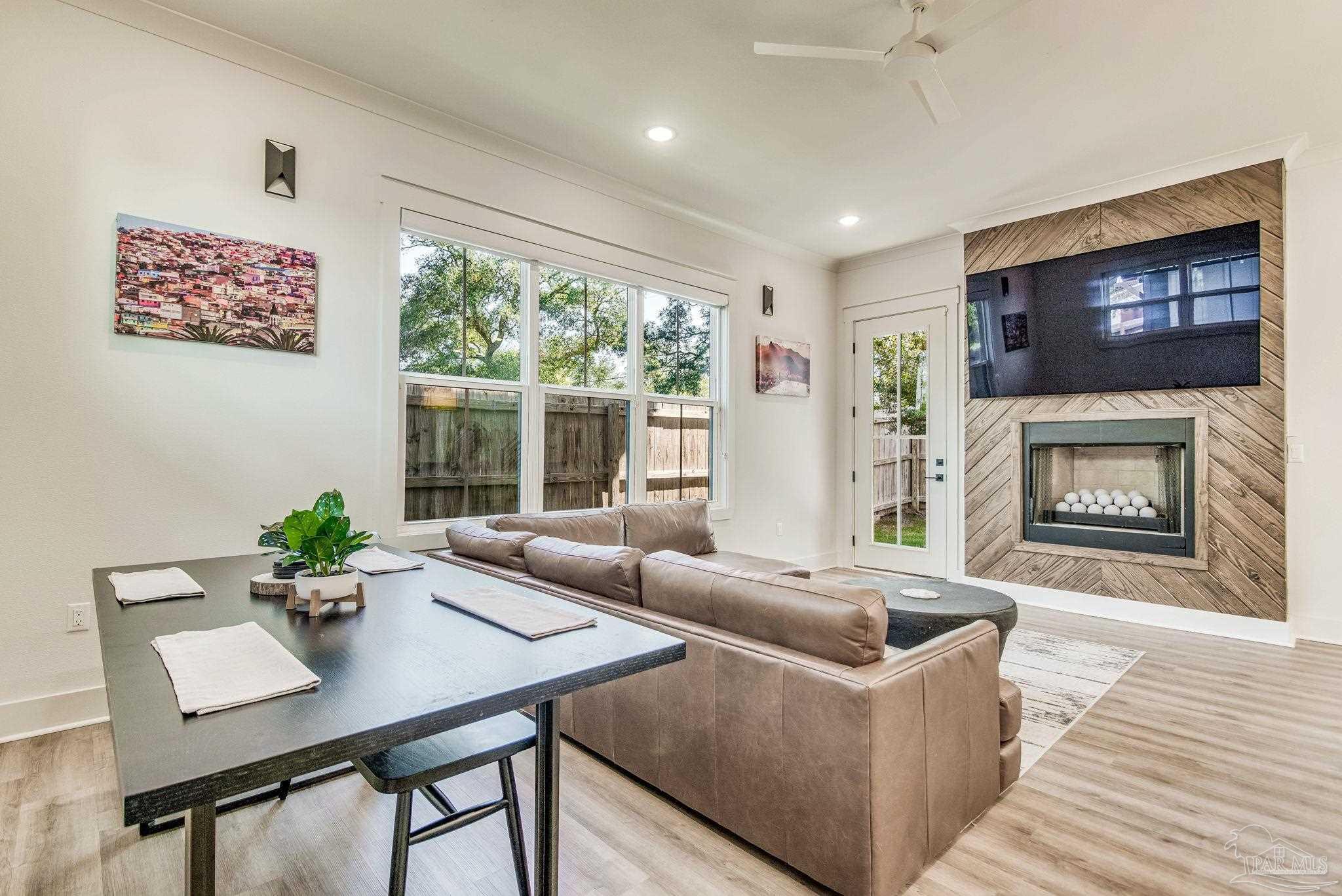 5622 Pelican Pl