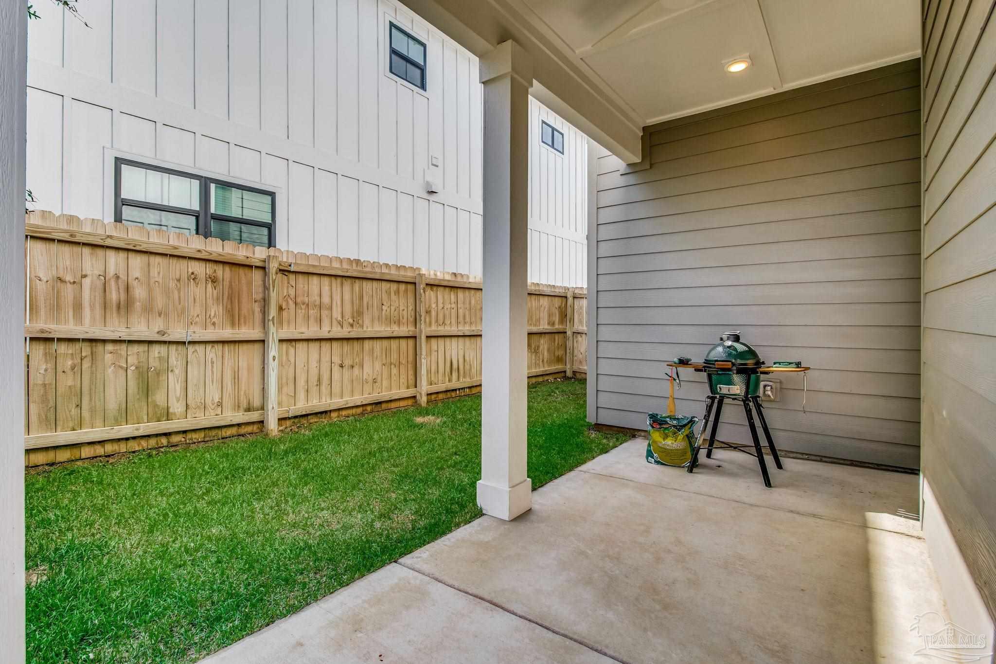 5622 Pelican Pl