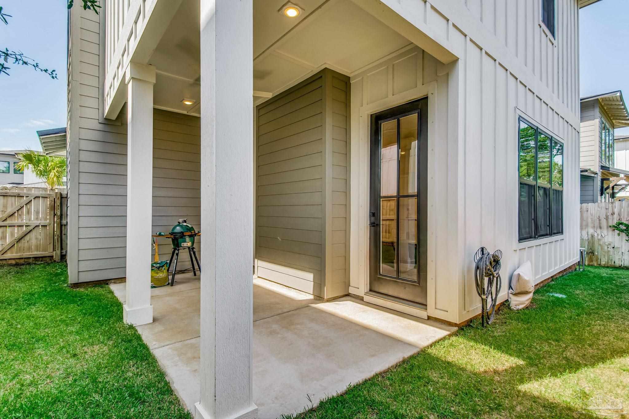 5622 Pelican Pl