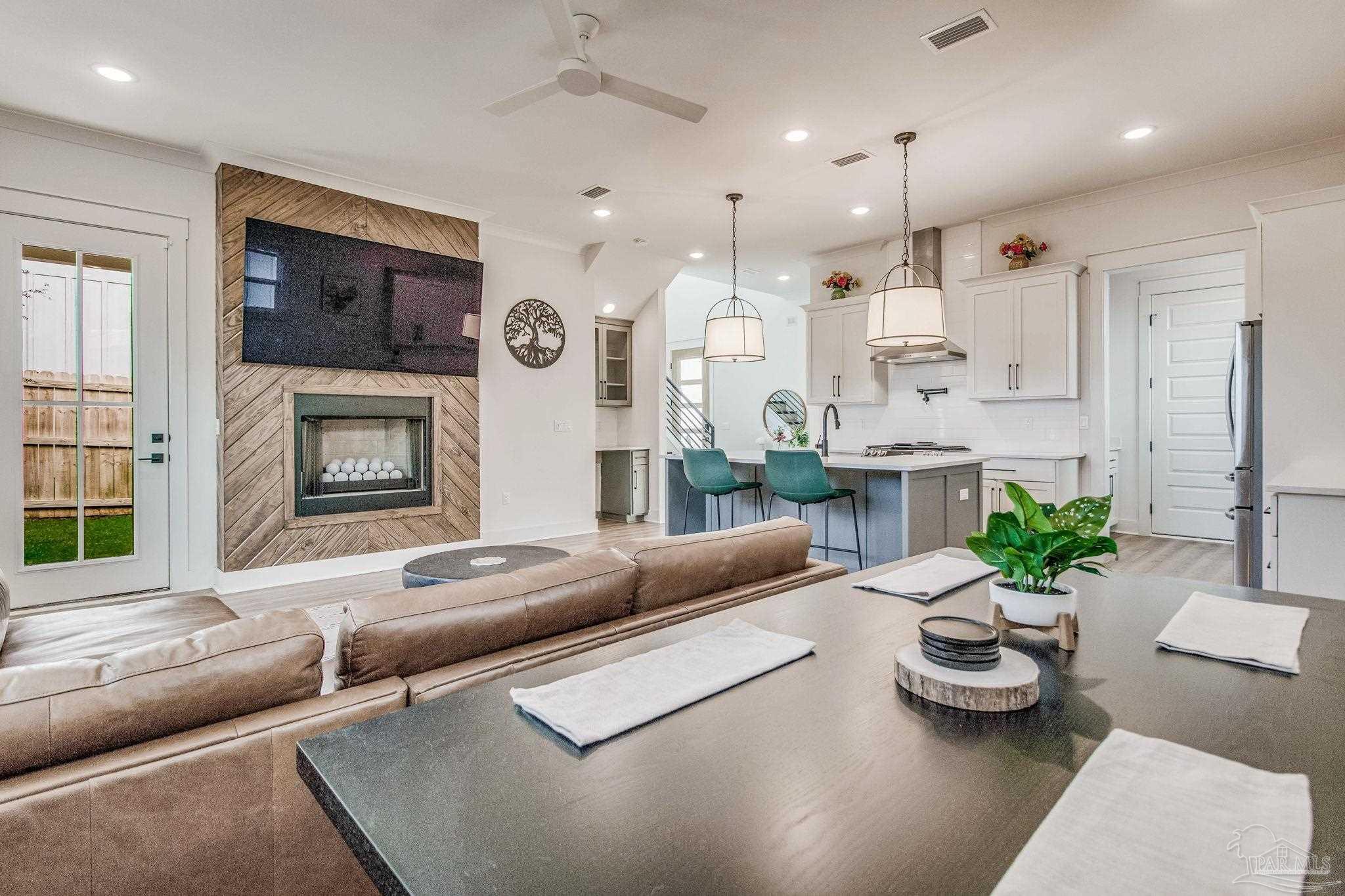 5622 Pelican Pl