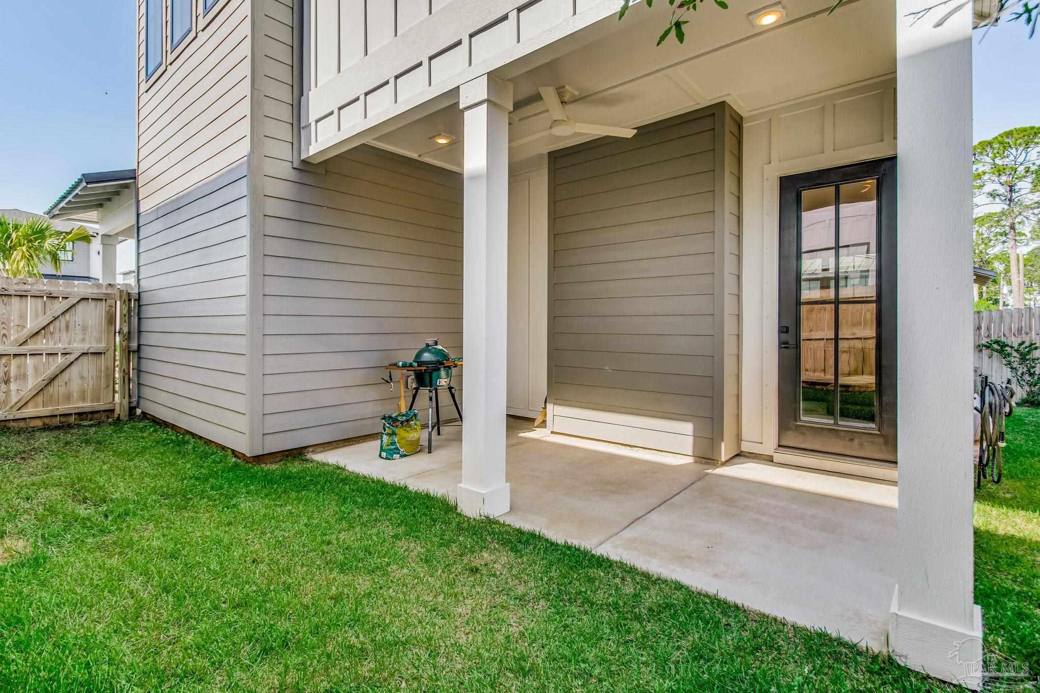 5622 Pelican Pl