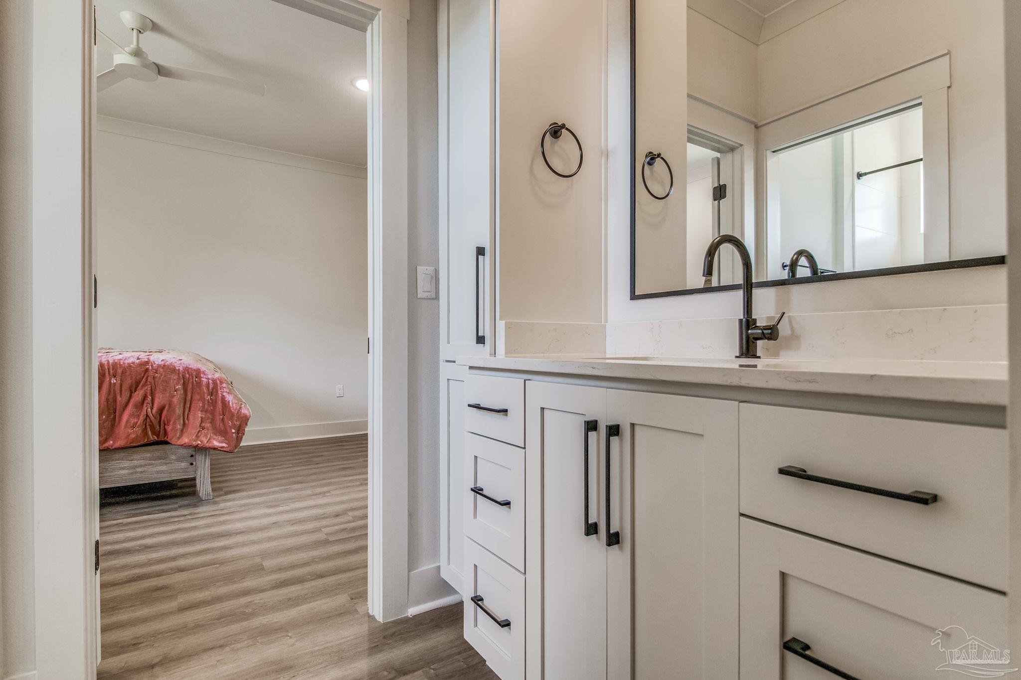 5622 Pelican Pl