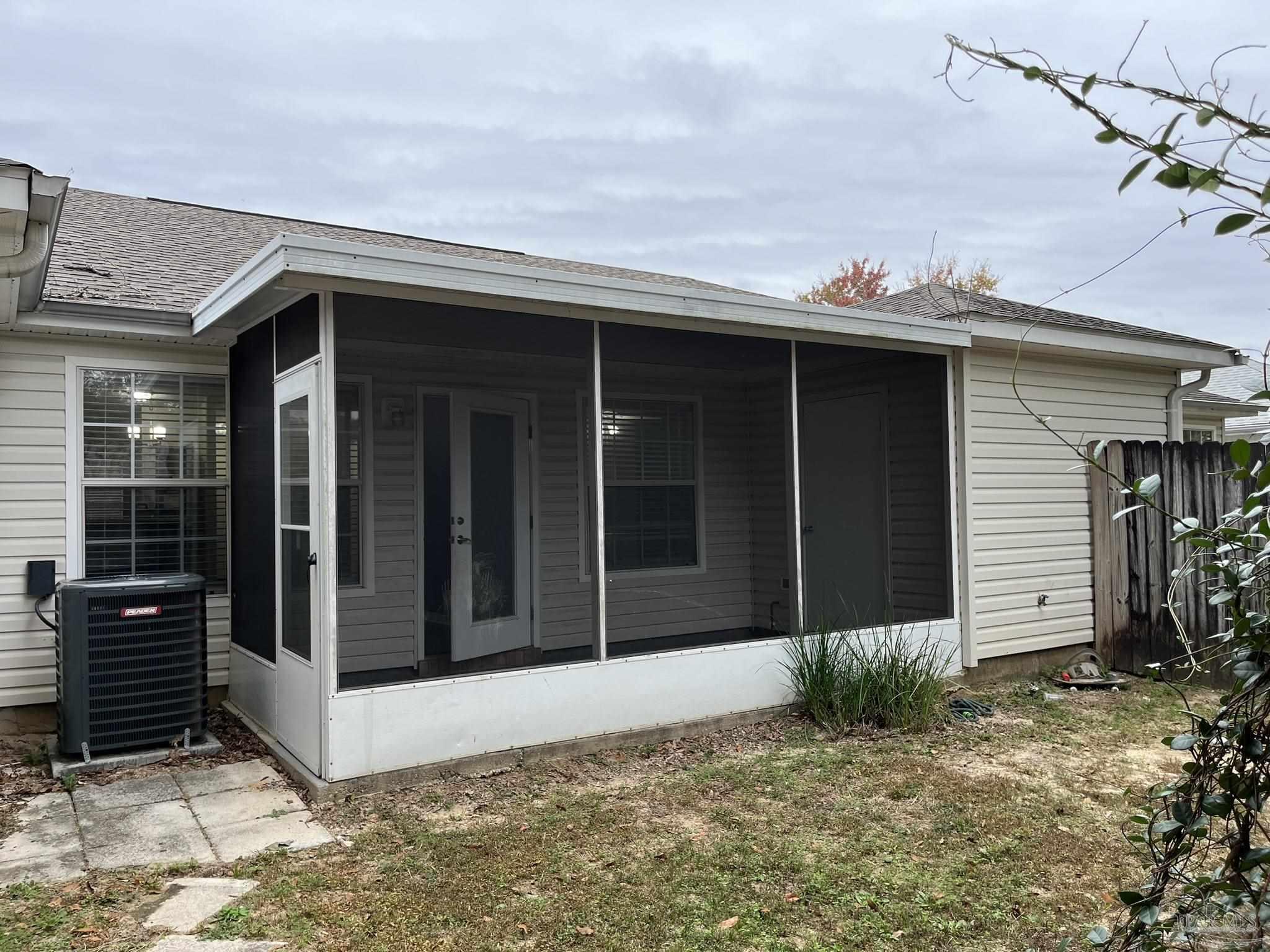 2305 Trailwood Dr