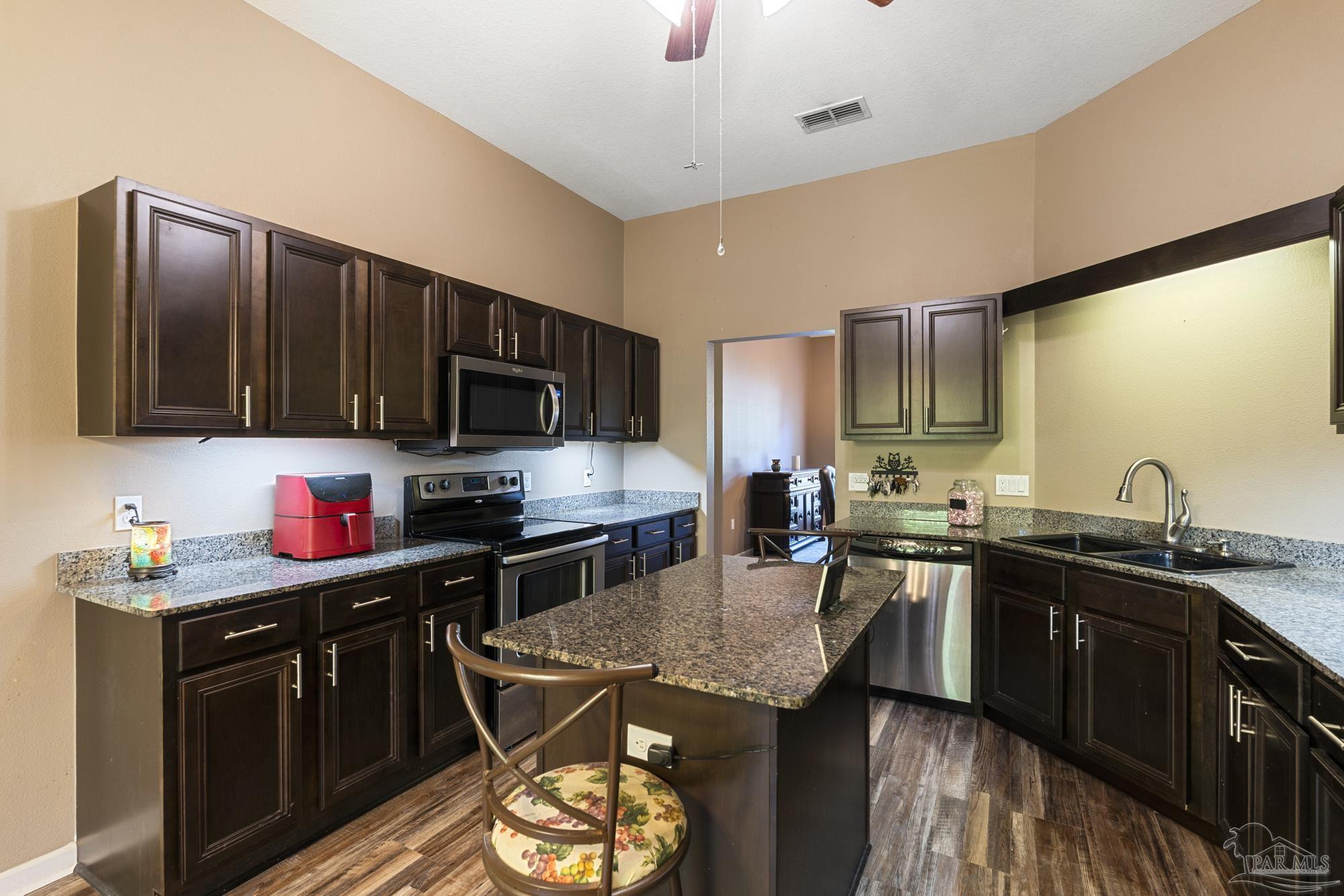 1476 Longbranch Dr