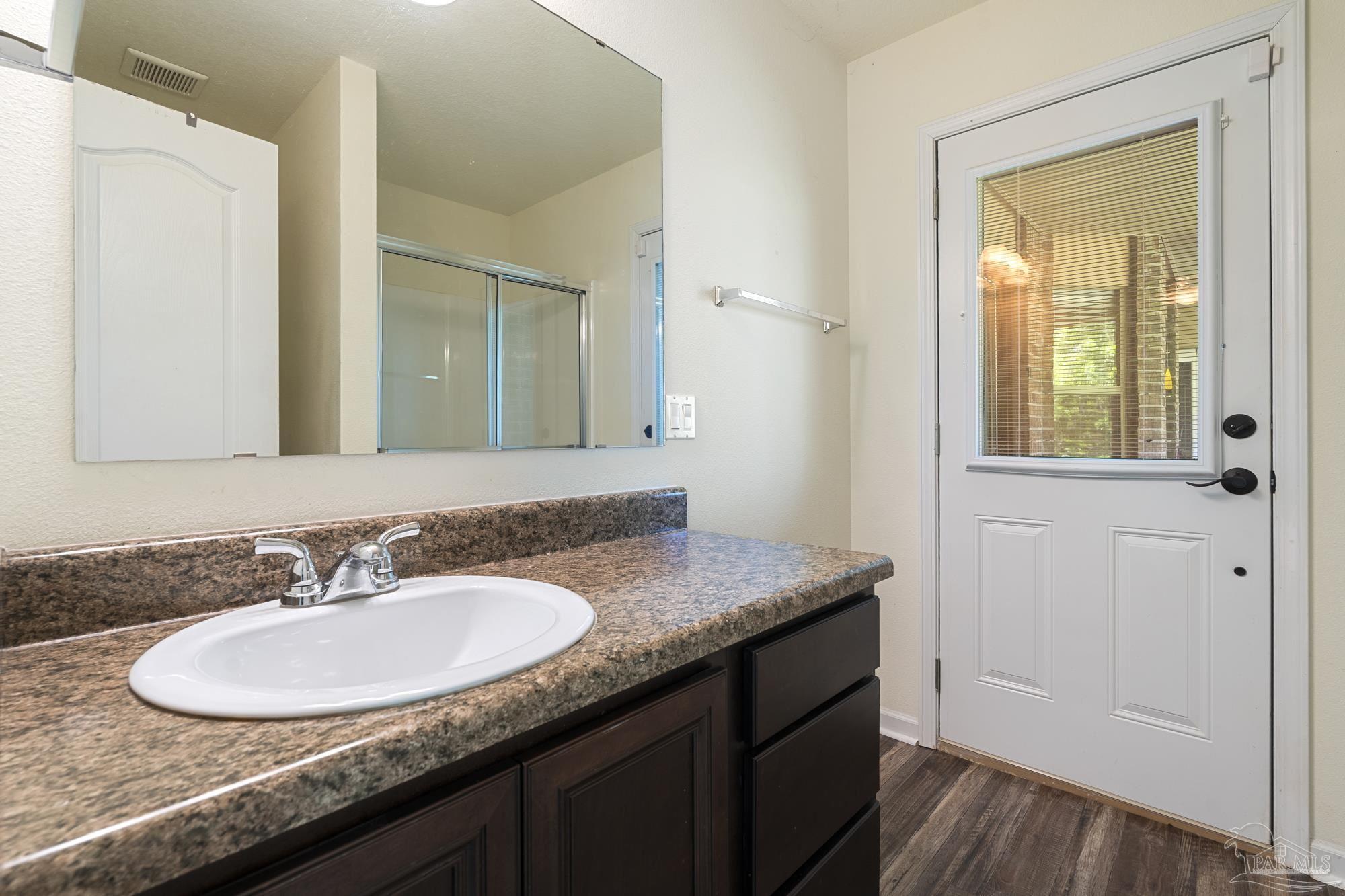 1476 Longbranch Dr