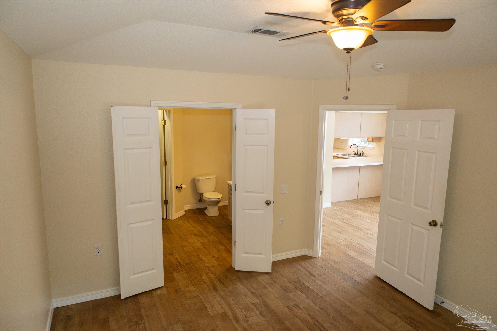 2460 Trailwood Dr