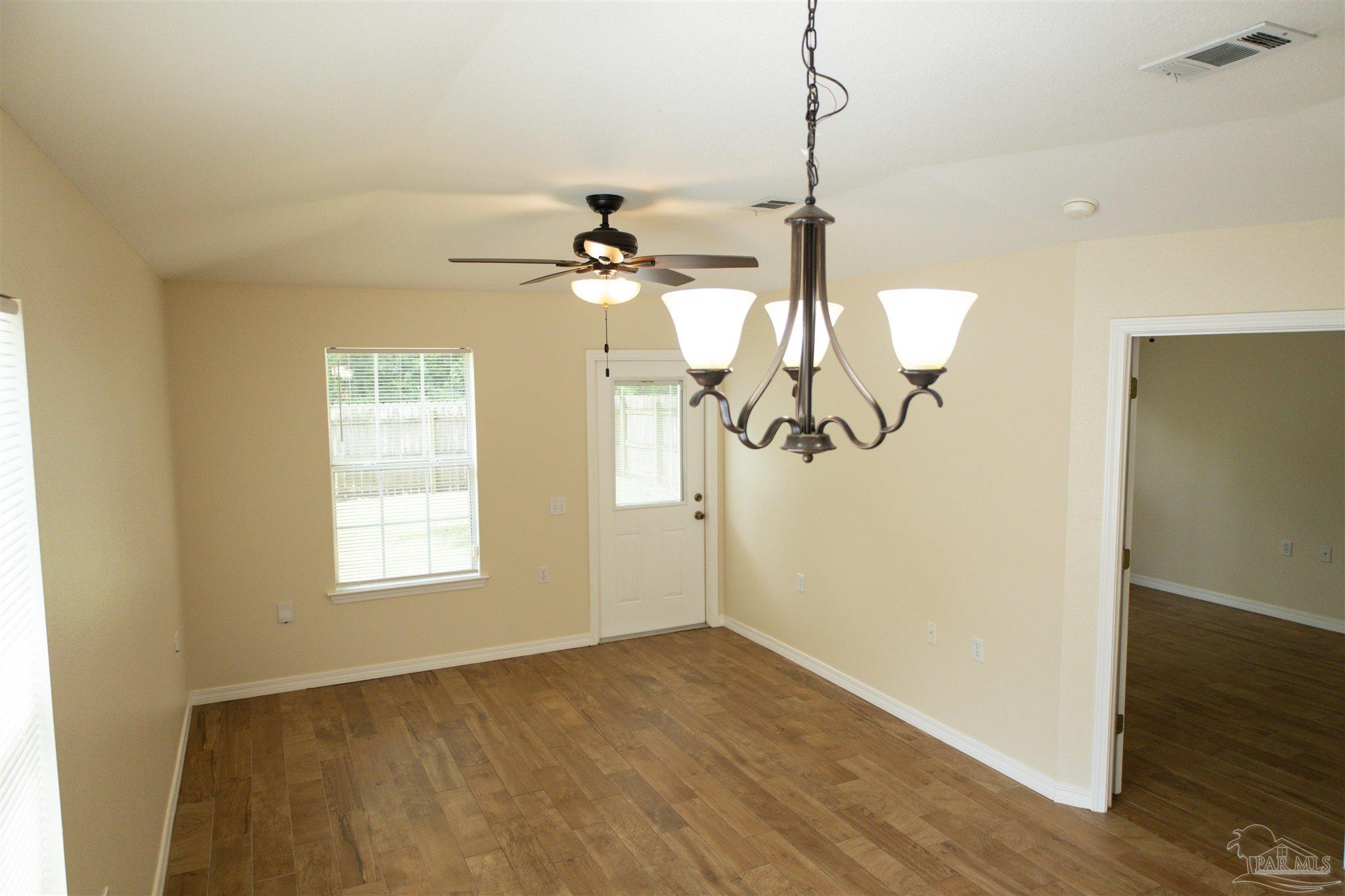 2460 Trailwood Dr