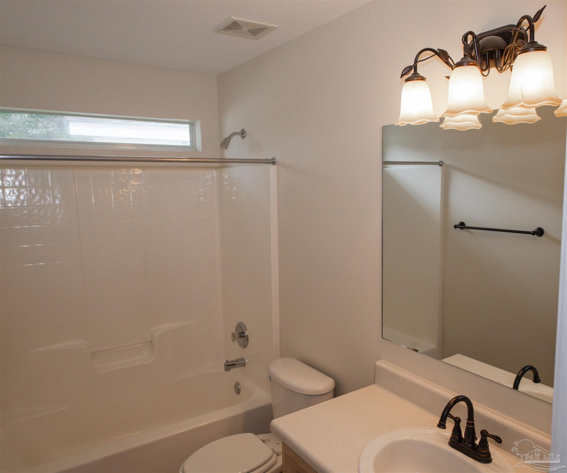 2460 Trailwood Dr