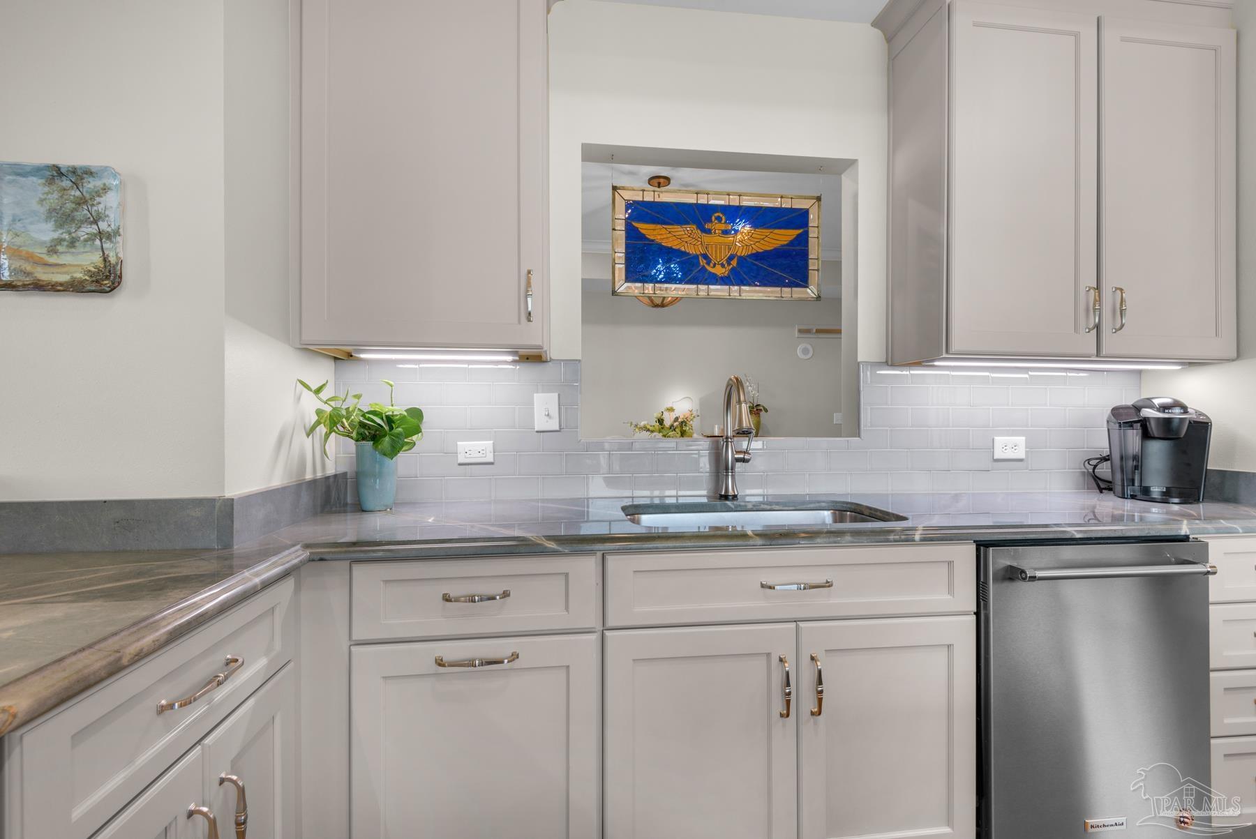 1700 Scenic Hwy # 604