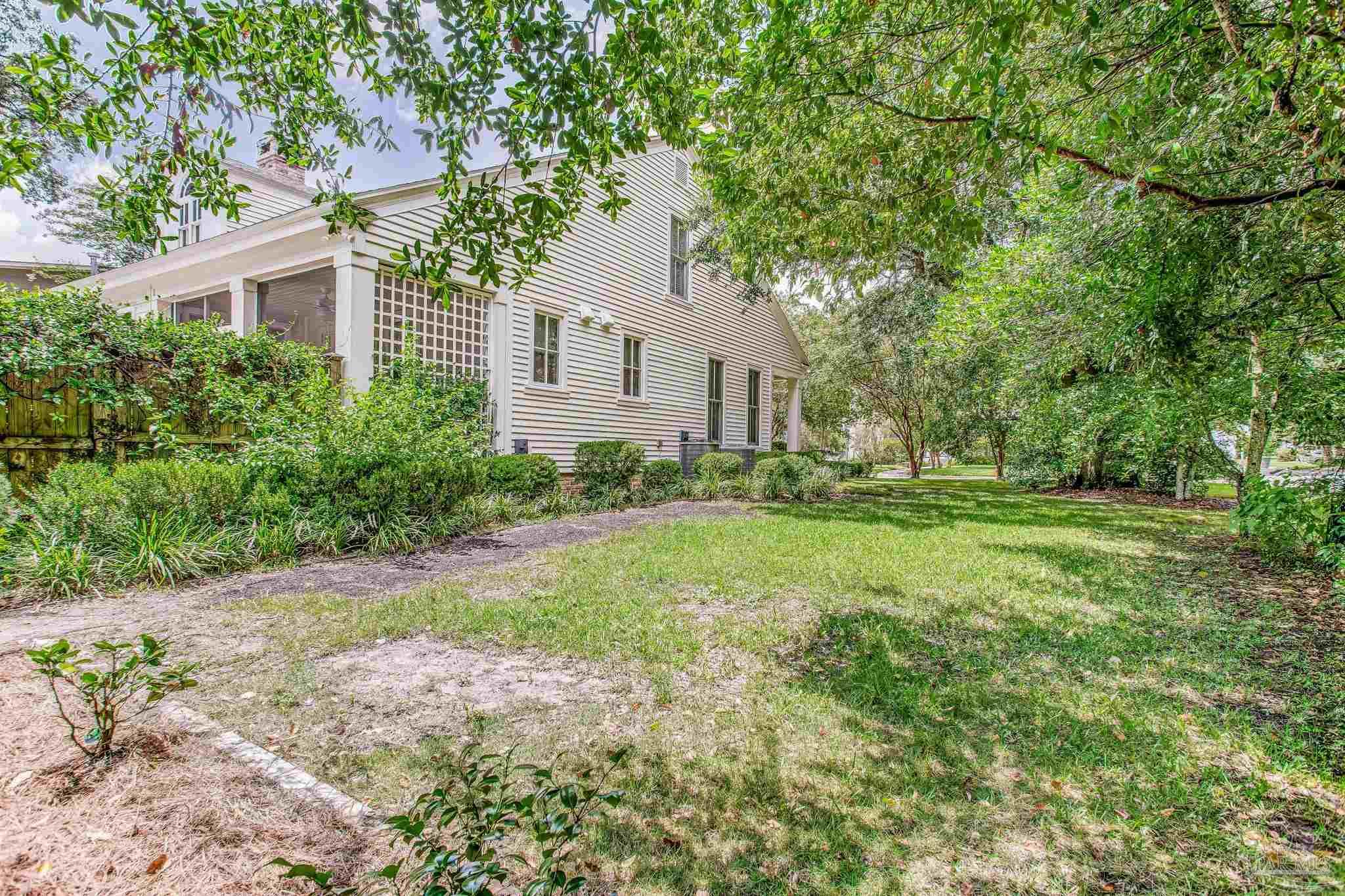 1708 N 14th Ave