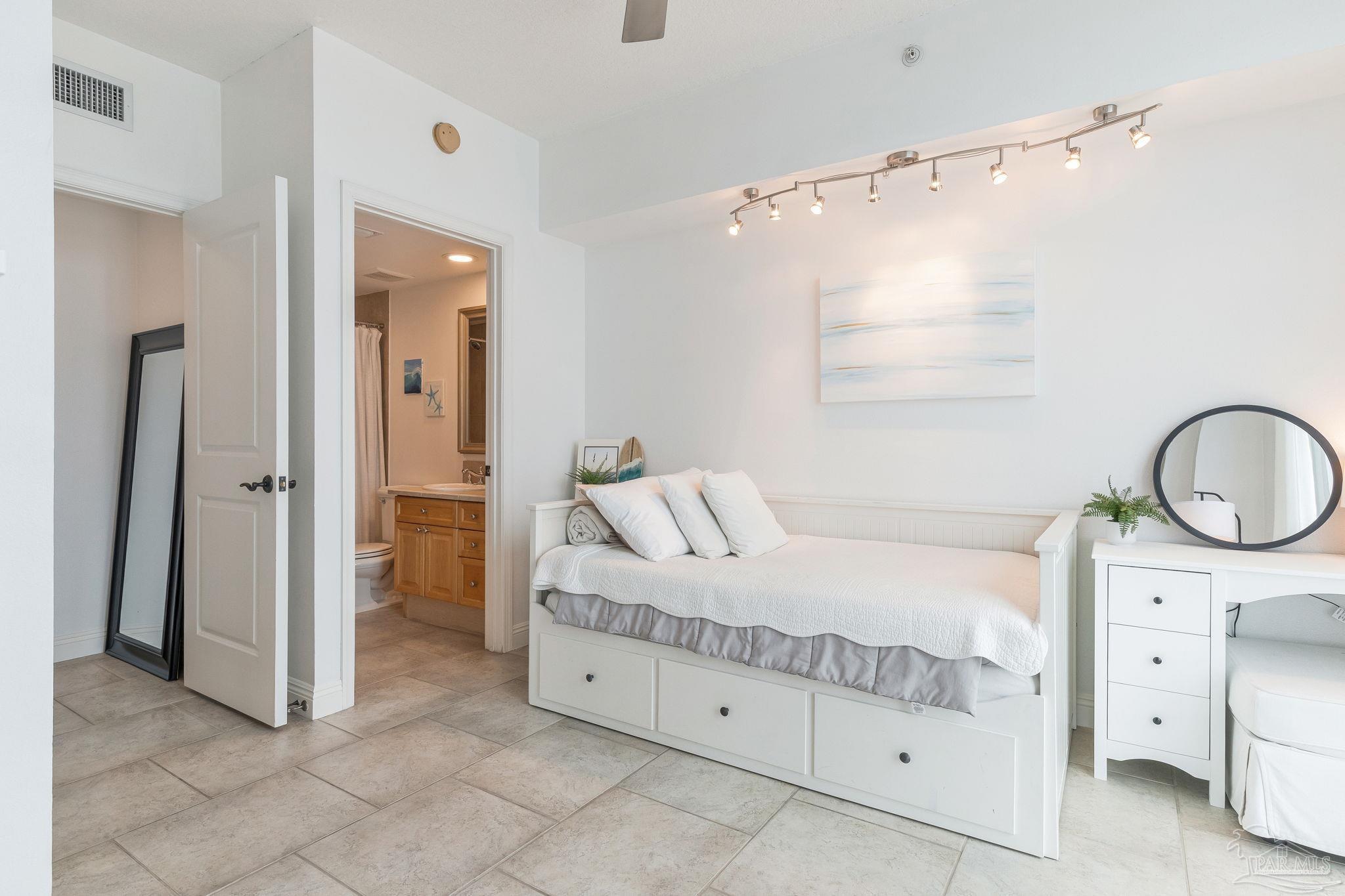 2 Portofino Dr # 1702