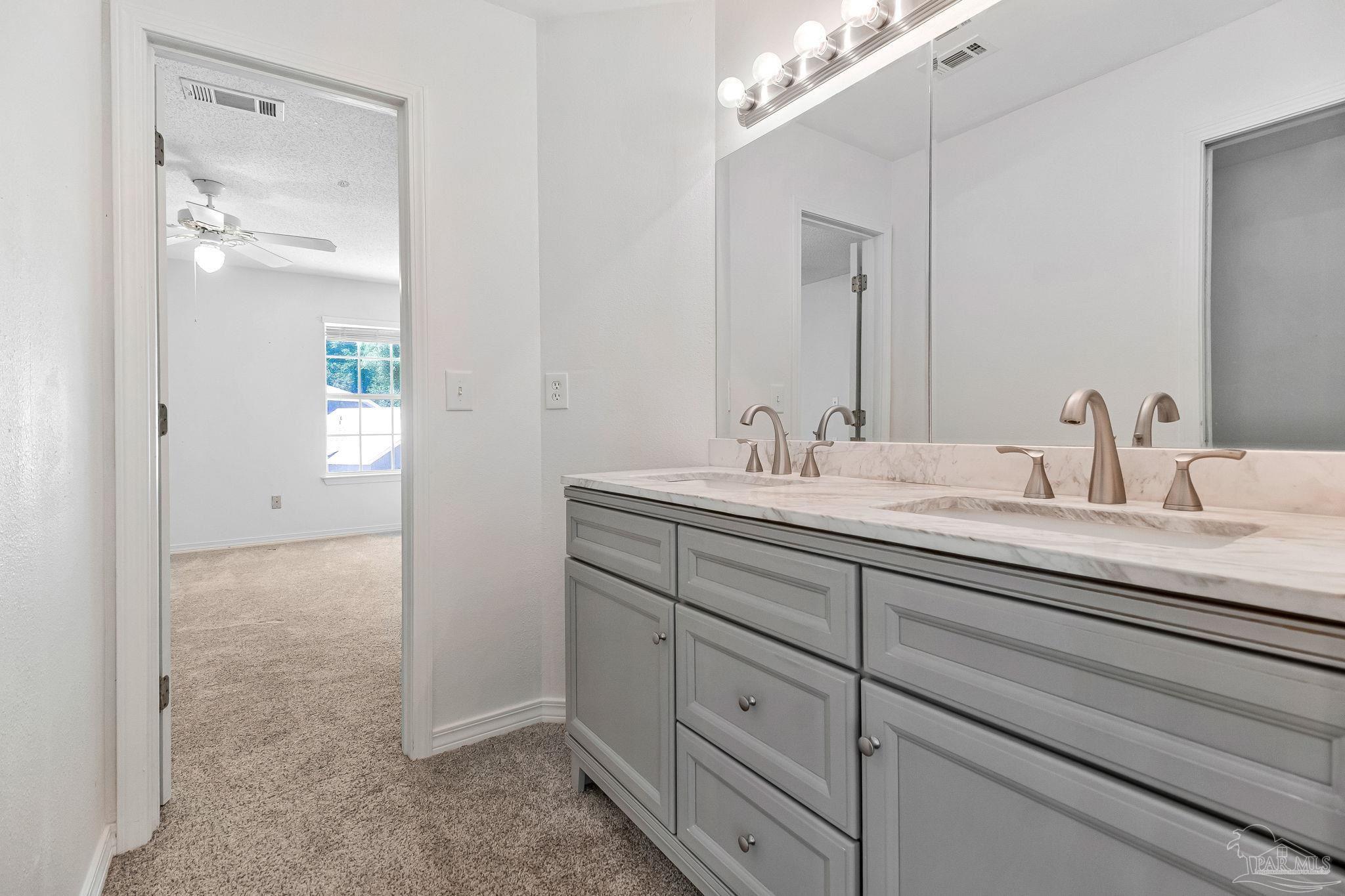 4530 Baywalk Cir