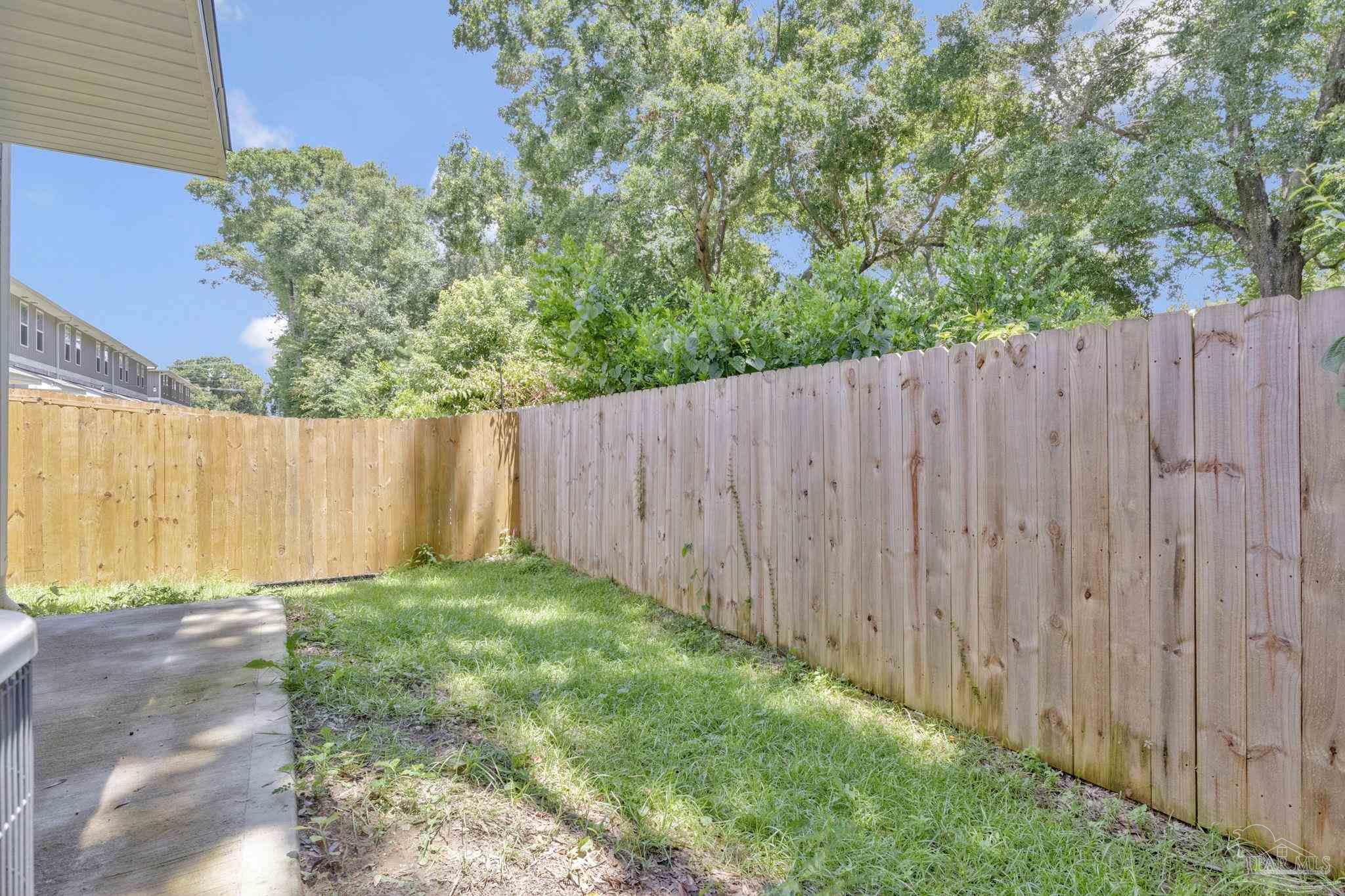 7150 Village Ln