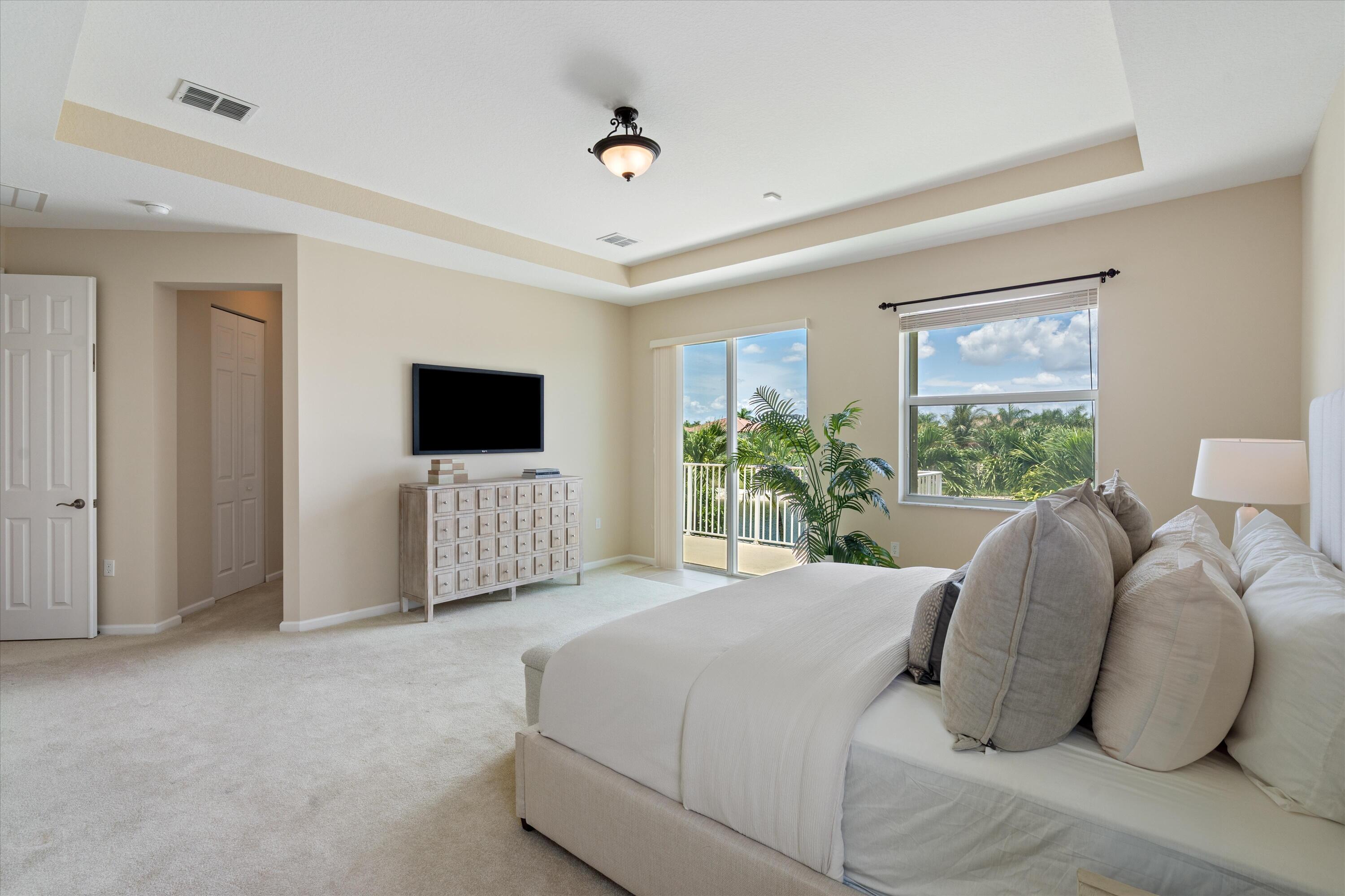 9692 Phipps Lane