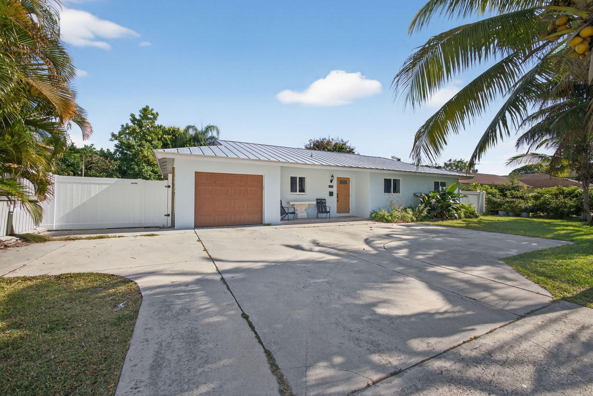 720 Prosperity Farms Road