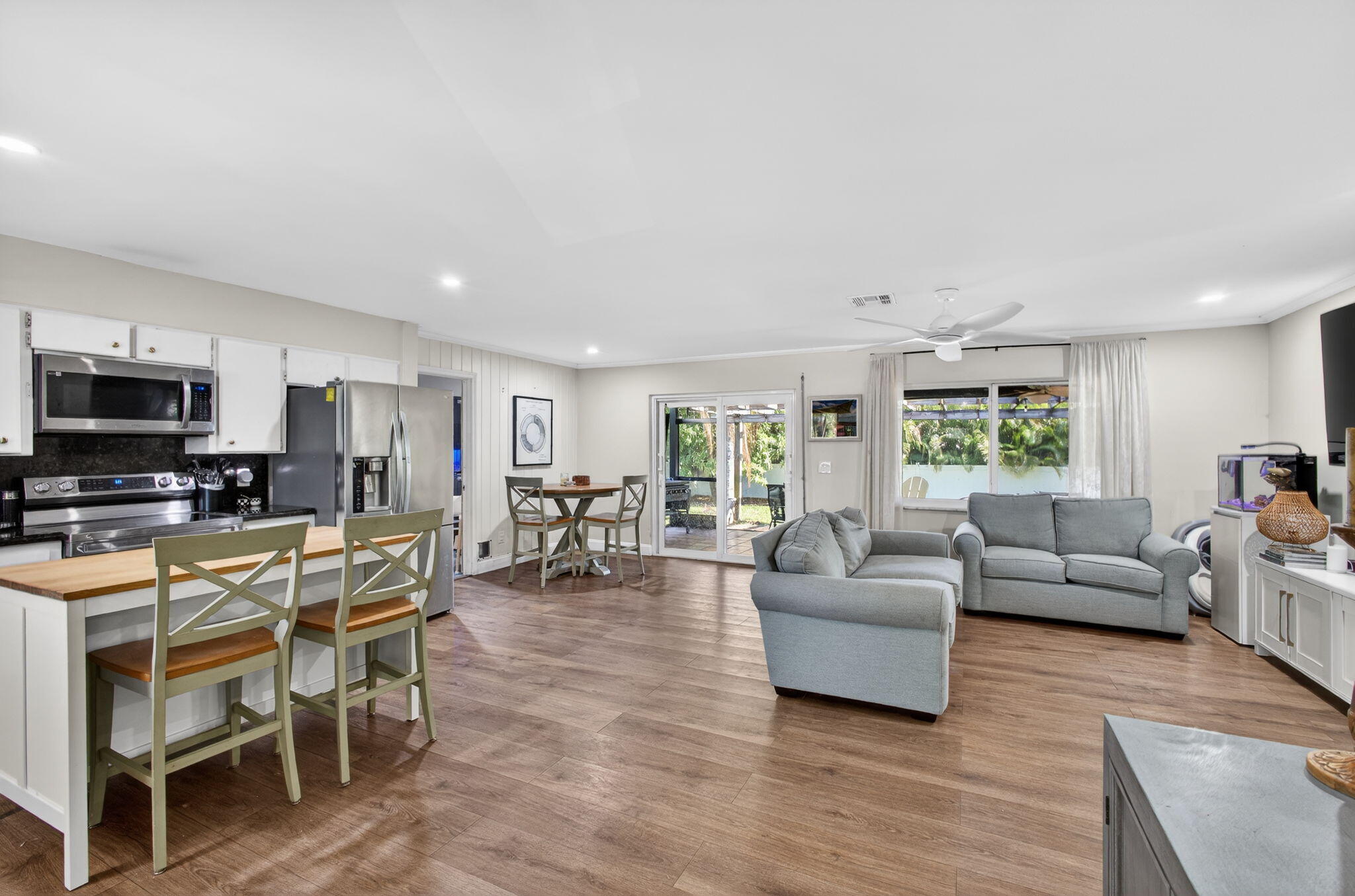 720 Prosperity Farms Road