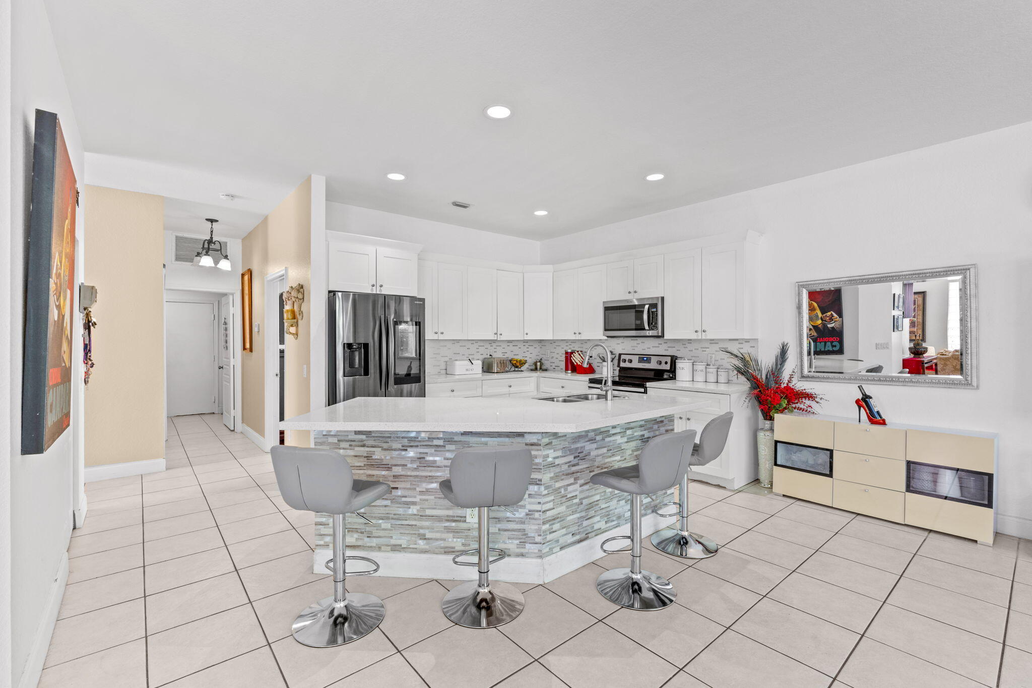 5033 Solar Point Drive
