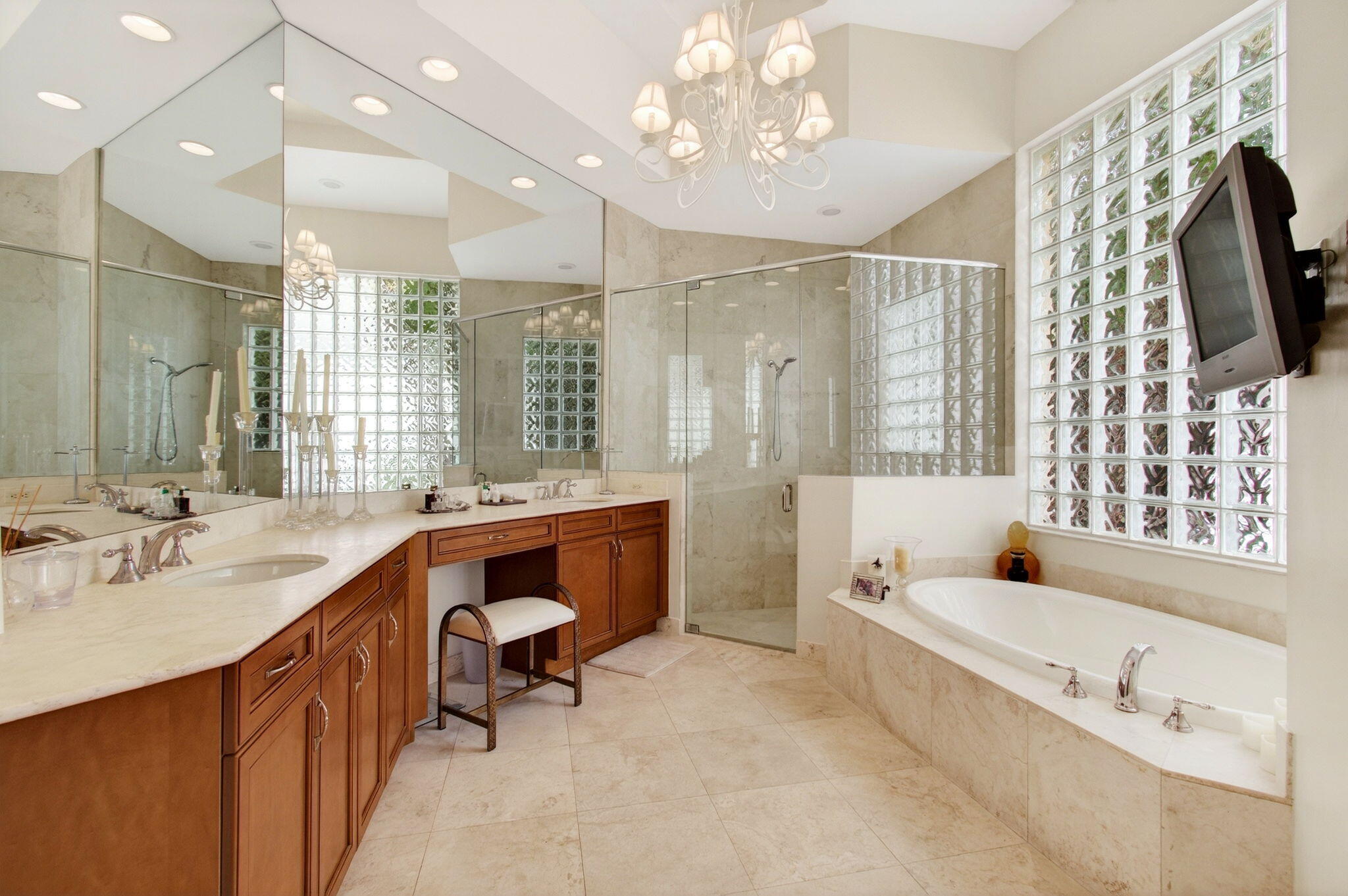 17728 Villa Club Way