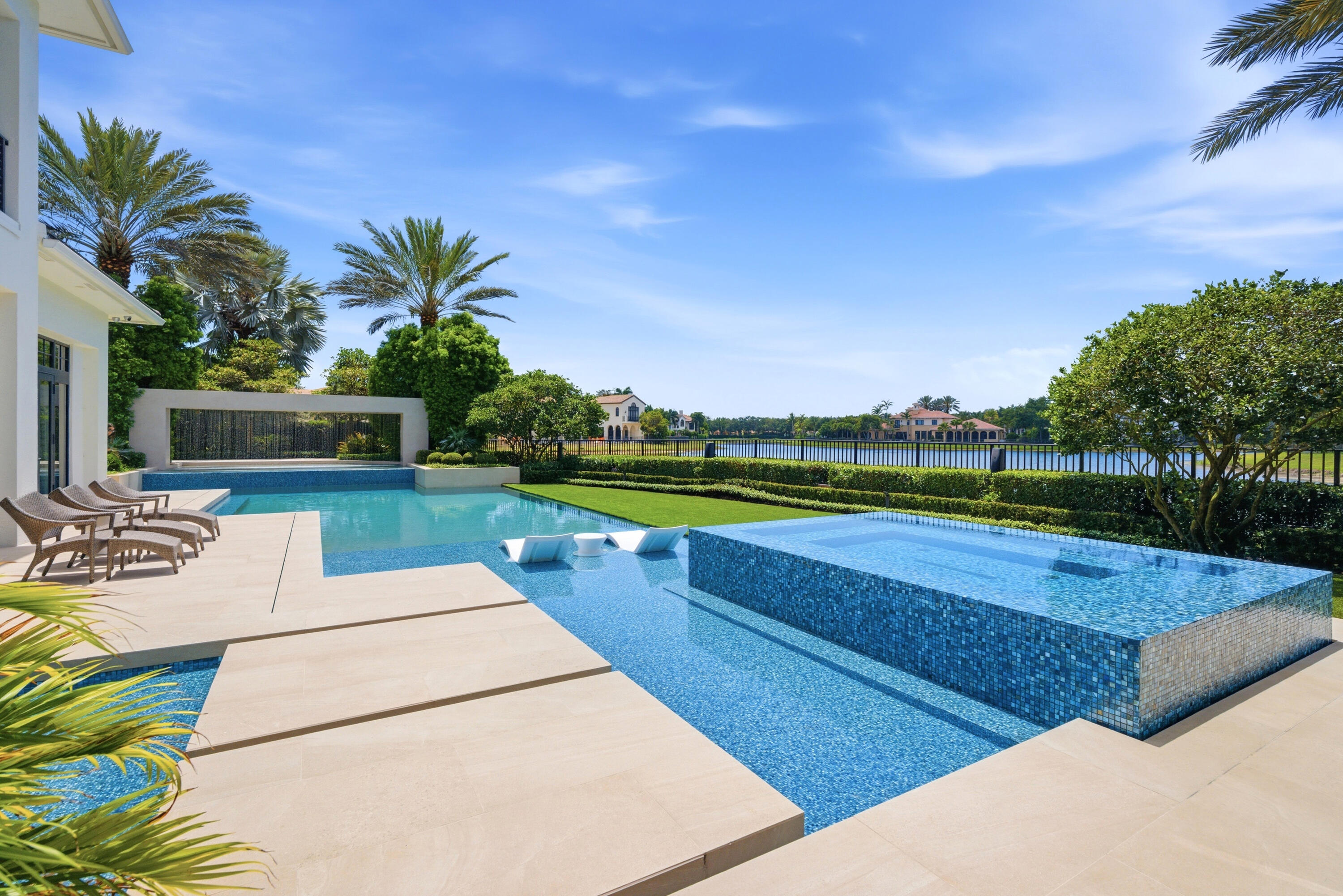 9105 Pintura Way