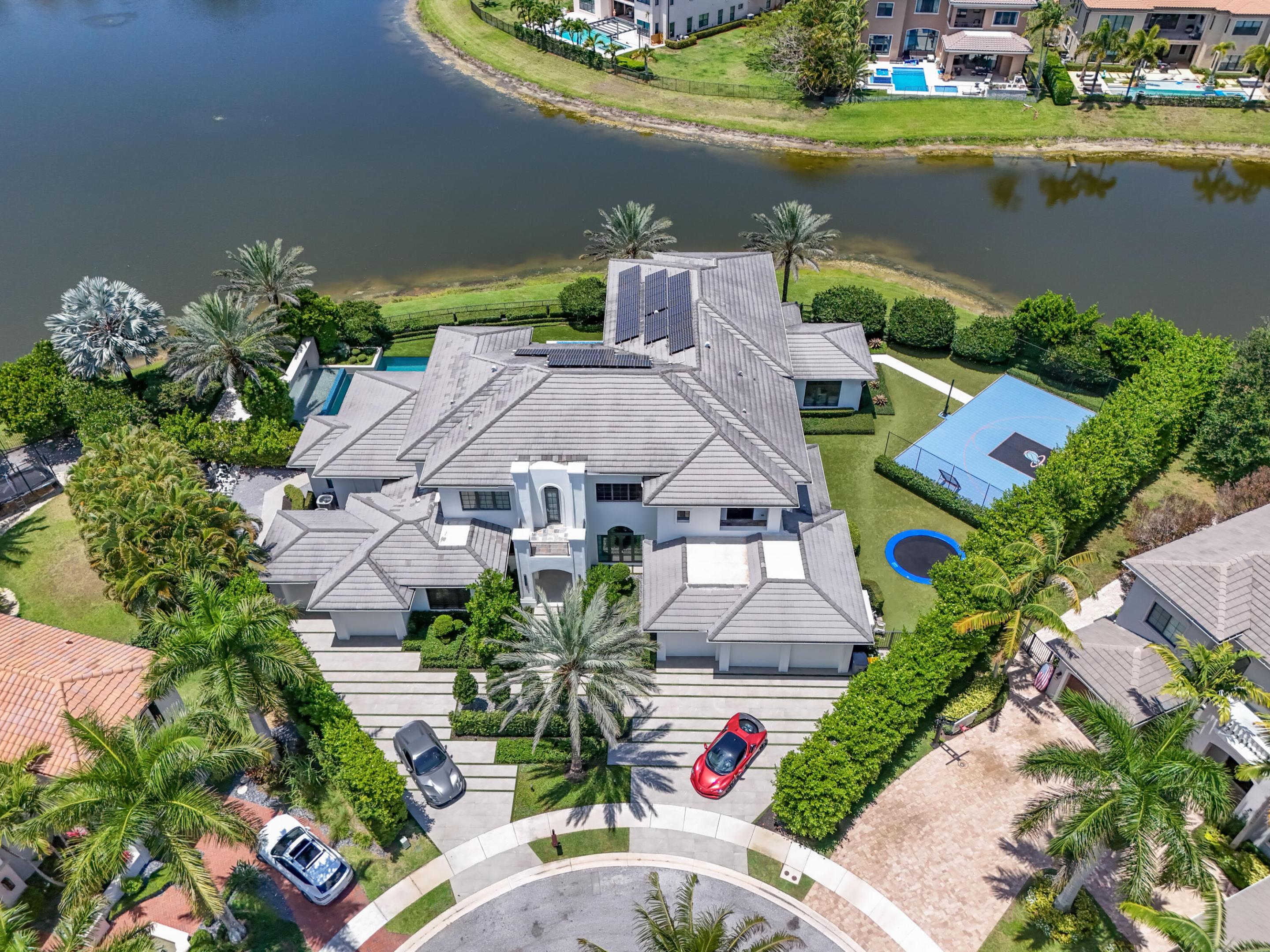 9105 Pintura Way