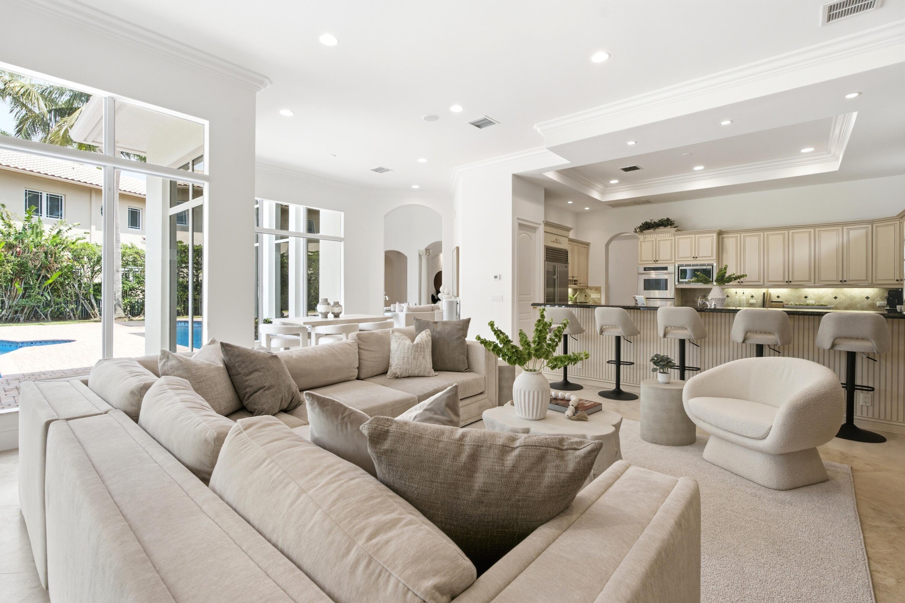 17165 Ave Le Rivage