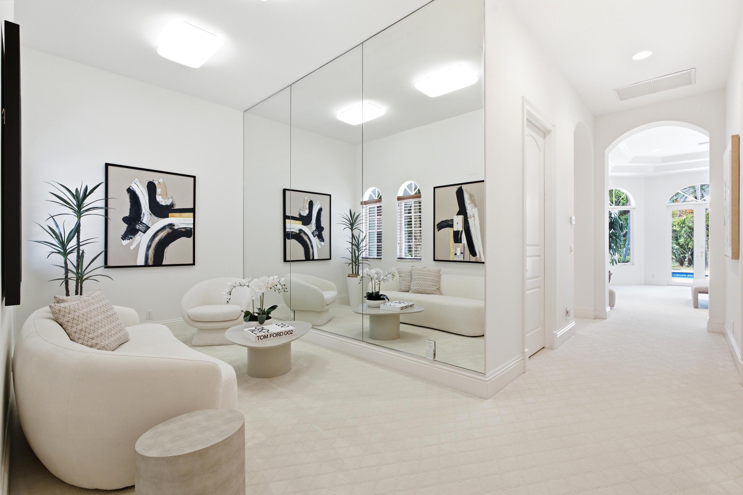 17165 Ave Le Rivage