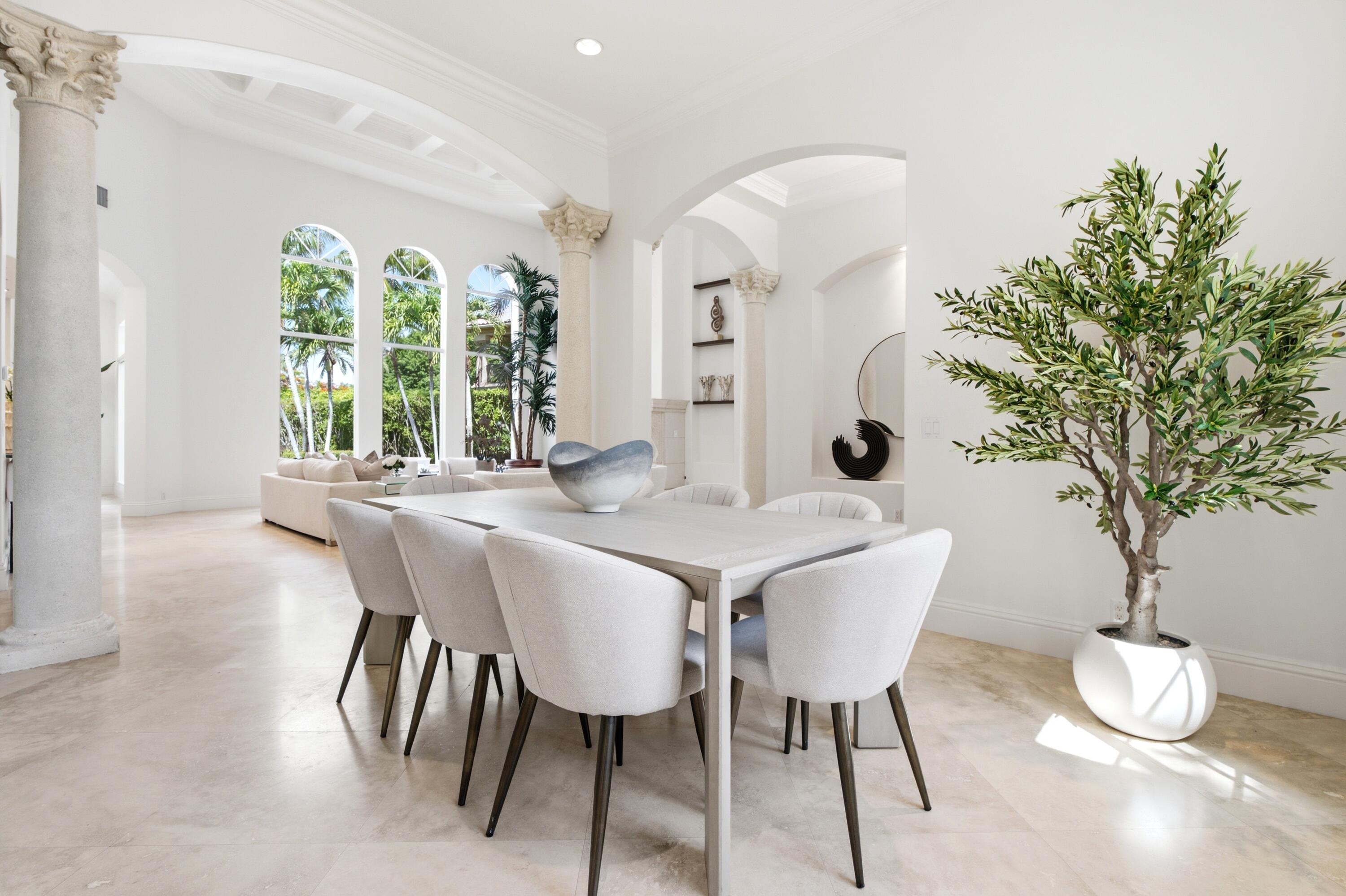 17165 Ave Le Rivage