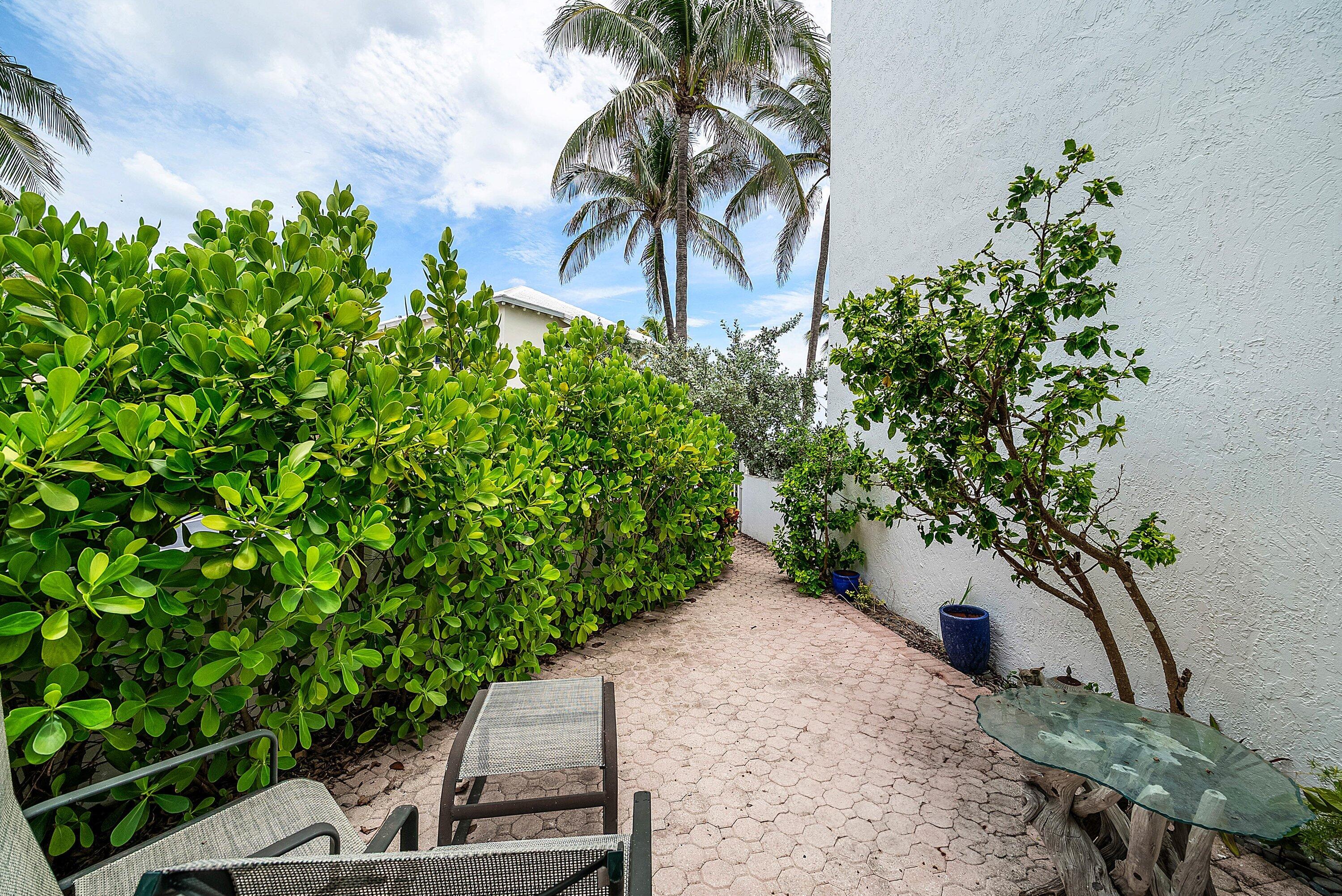 2115 S Ocean Boulevard 14