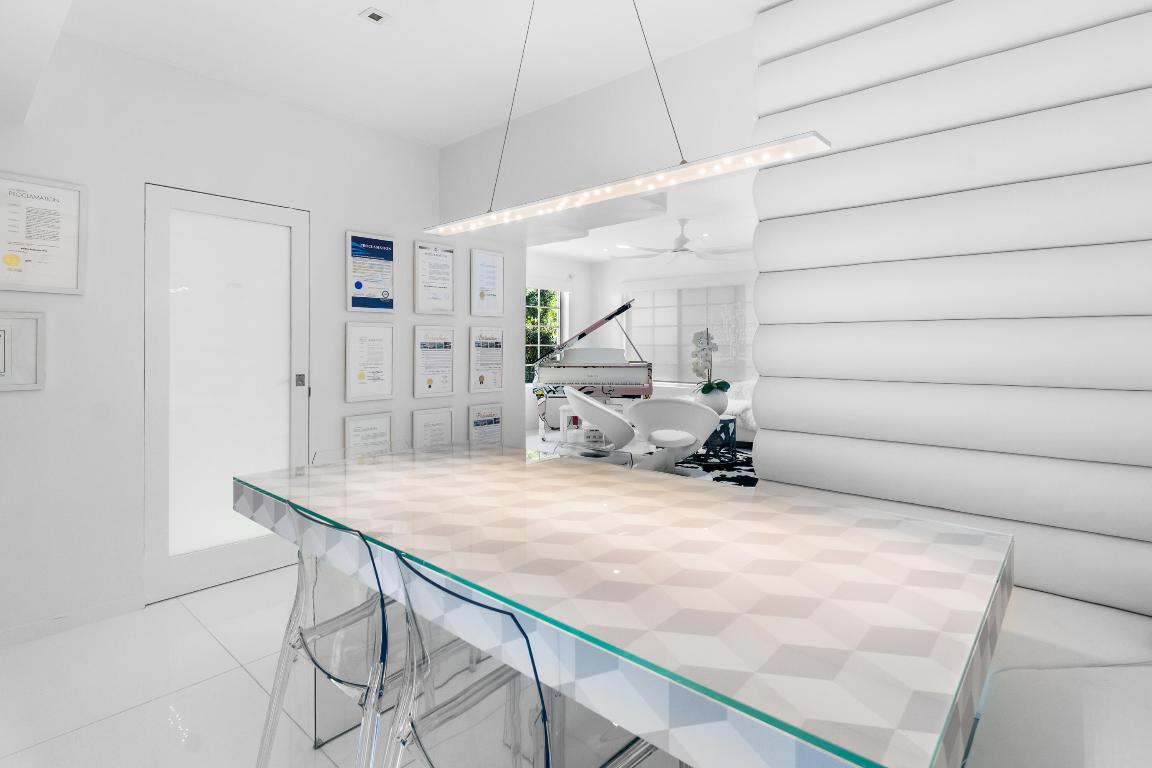 1616 Michigan Avenue 1