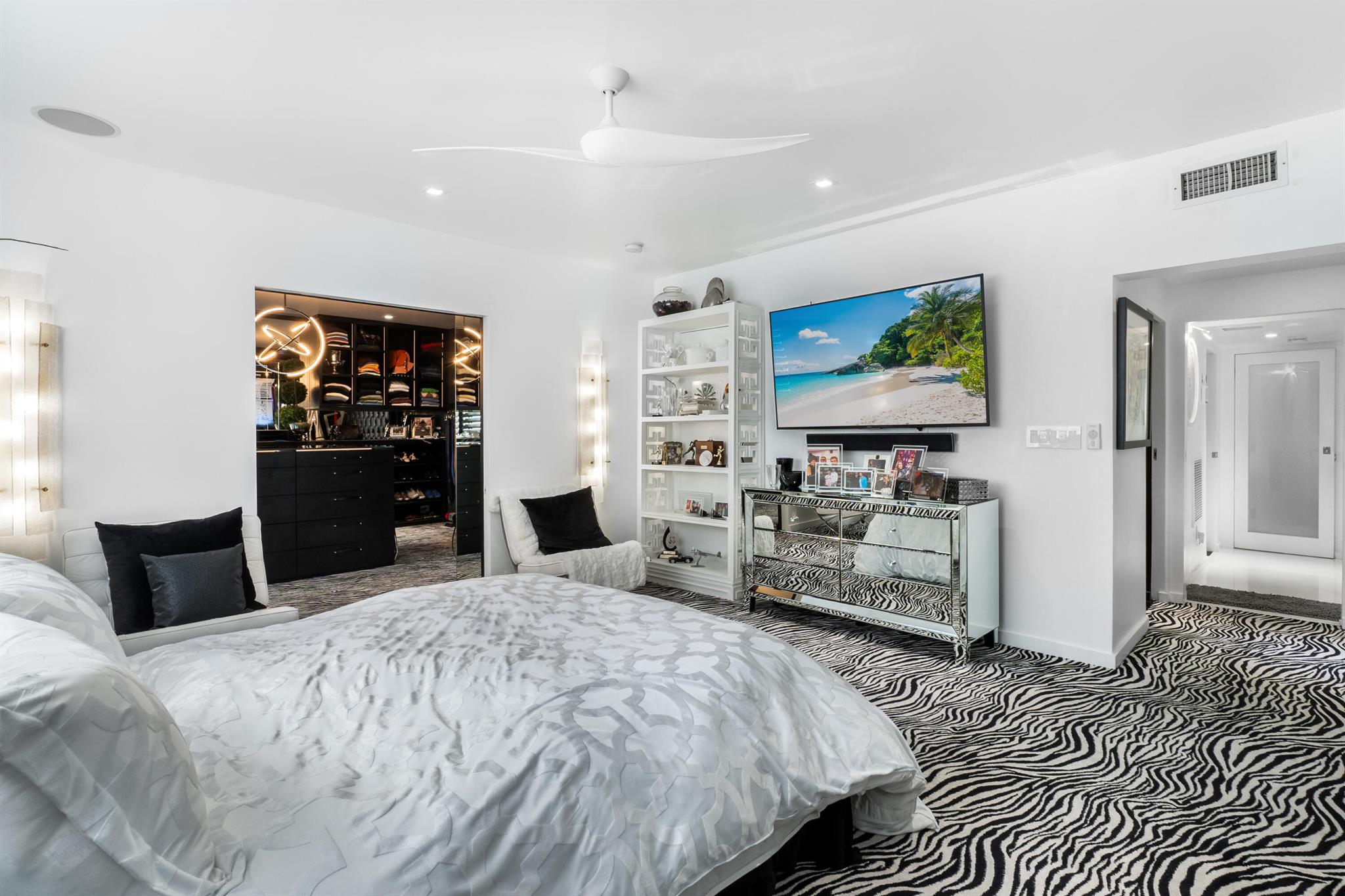 1616 Michigan Avenue 1